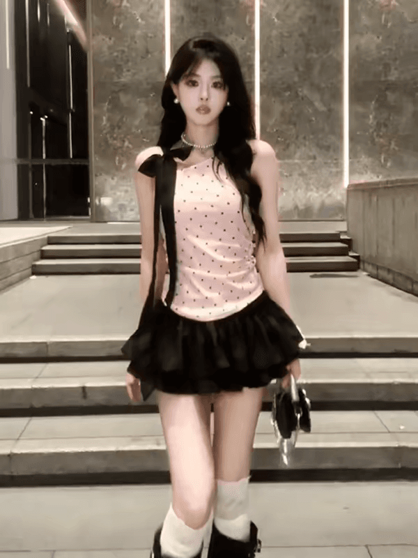 핫걸 순수한 욕망 바람 세트 여성 도트 무늬 스트랩 비스듬한 어깨 조끼 퍼프 미니 스커트 투피스 세트 2026 여름 디자인 센스 이미지 3
