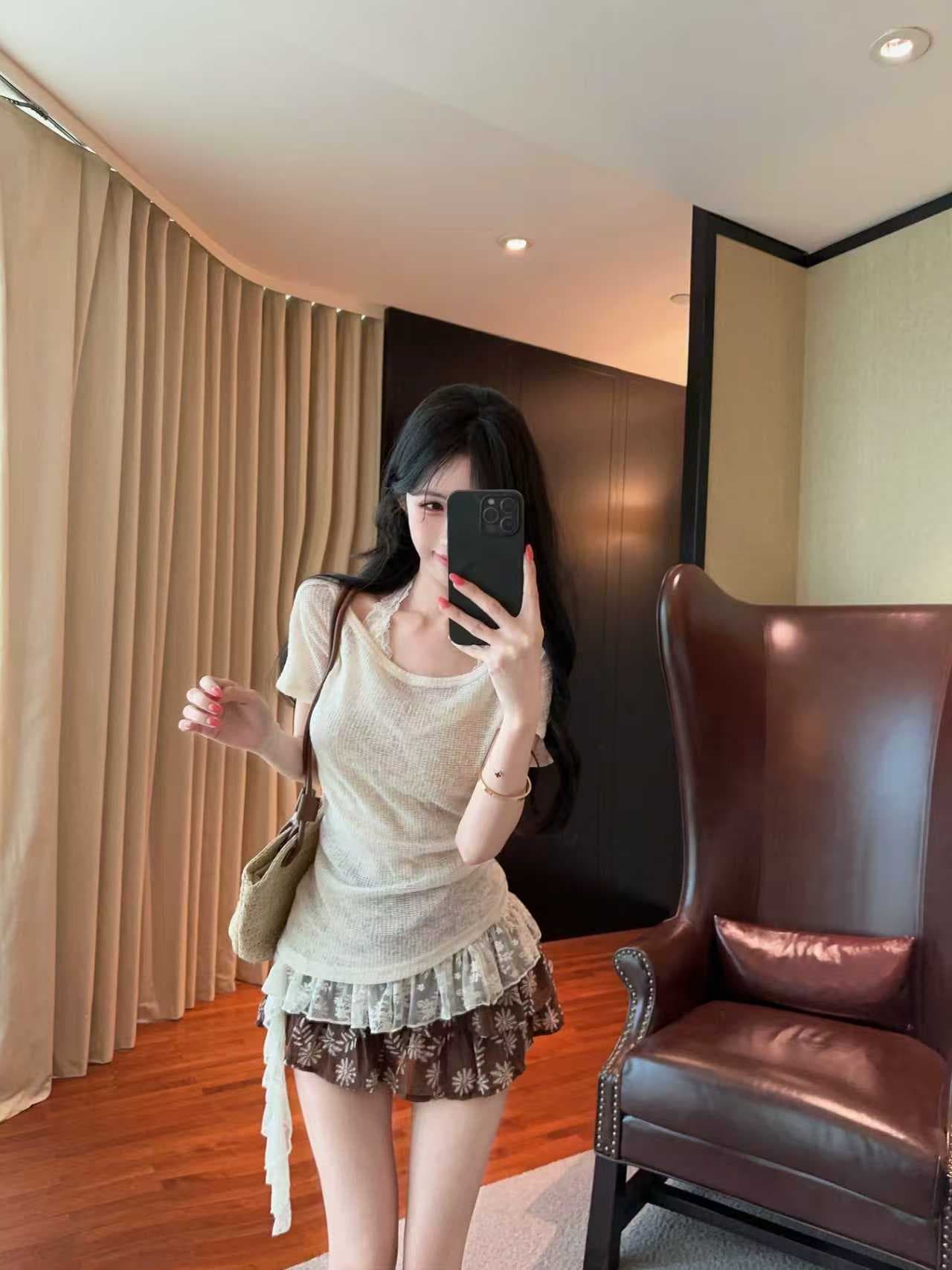 실사 순수한 욕망 바람 섹시한 아름다움 뒤로 행침 목 조끼 여성 오프숄더 반팔 티셔츠 비스듬한 어깨 의류 세 조각 세트 상세 이미지 4
