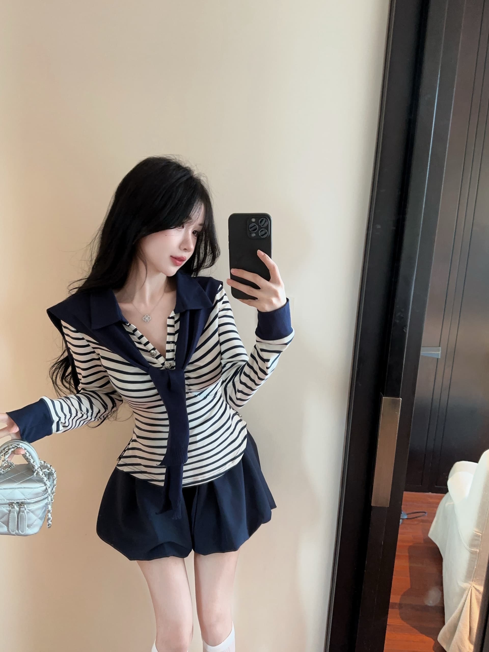 실사 한 부서 학원 스타일 스트라이프 해군 칼라 반팔 티셔츠 여성 여름 하이웨이스트 꽃밭 짧은 치마바지 패션 세트 이미지 3