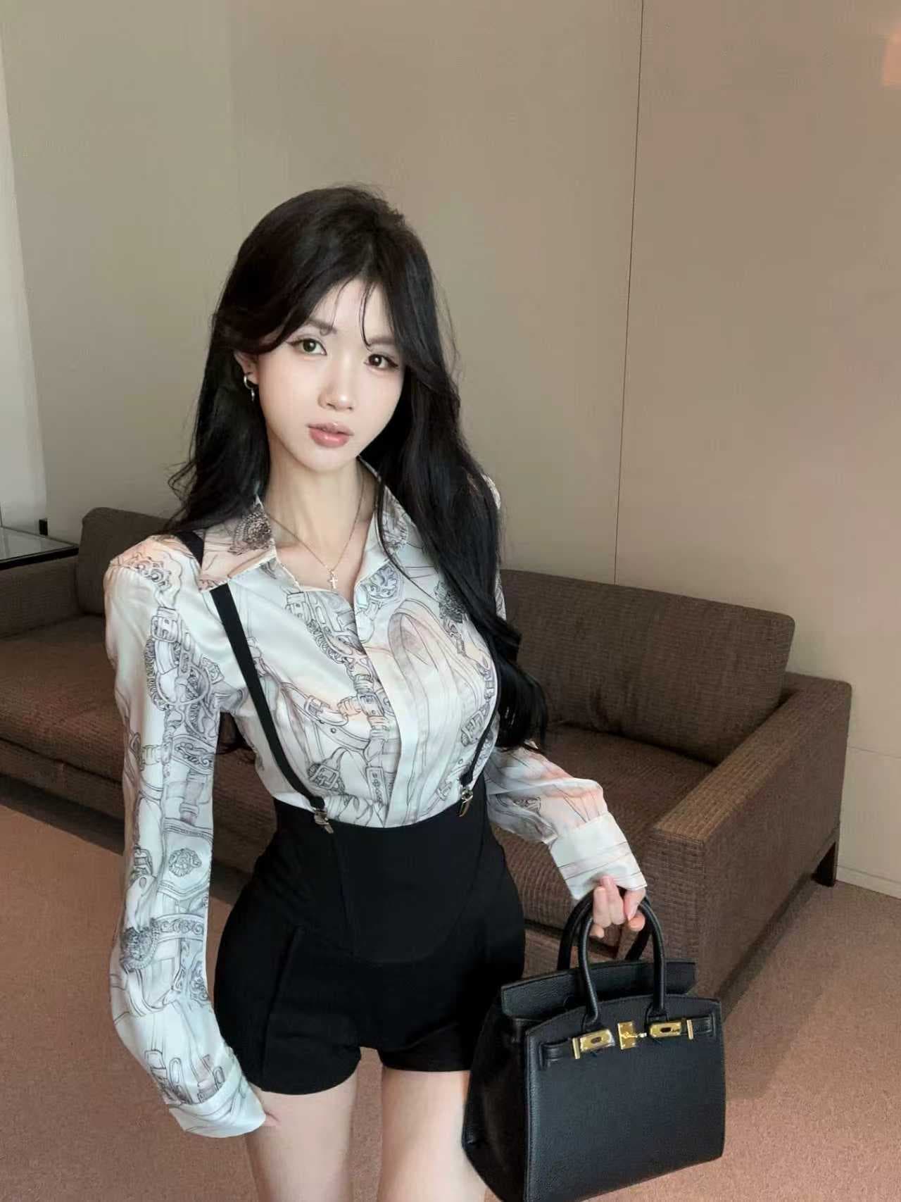 실사 순수한 욕망 바람 패션 프린트 POLO 칼라 긴팔 셔츠 새로운 자이언트 잘 생긴 하이웨이스트 멜빵 반바지 투피스 세트