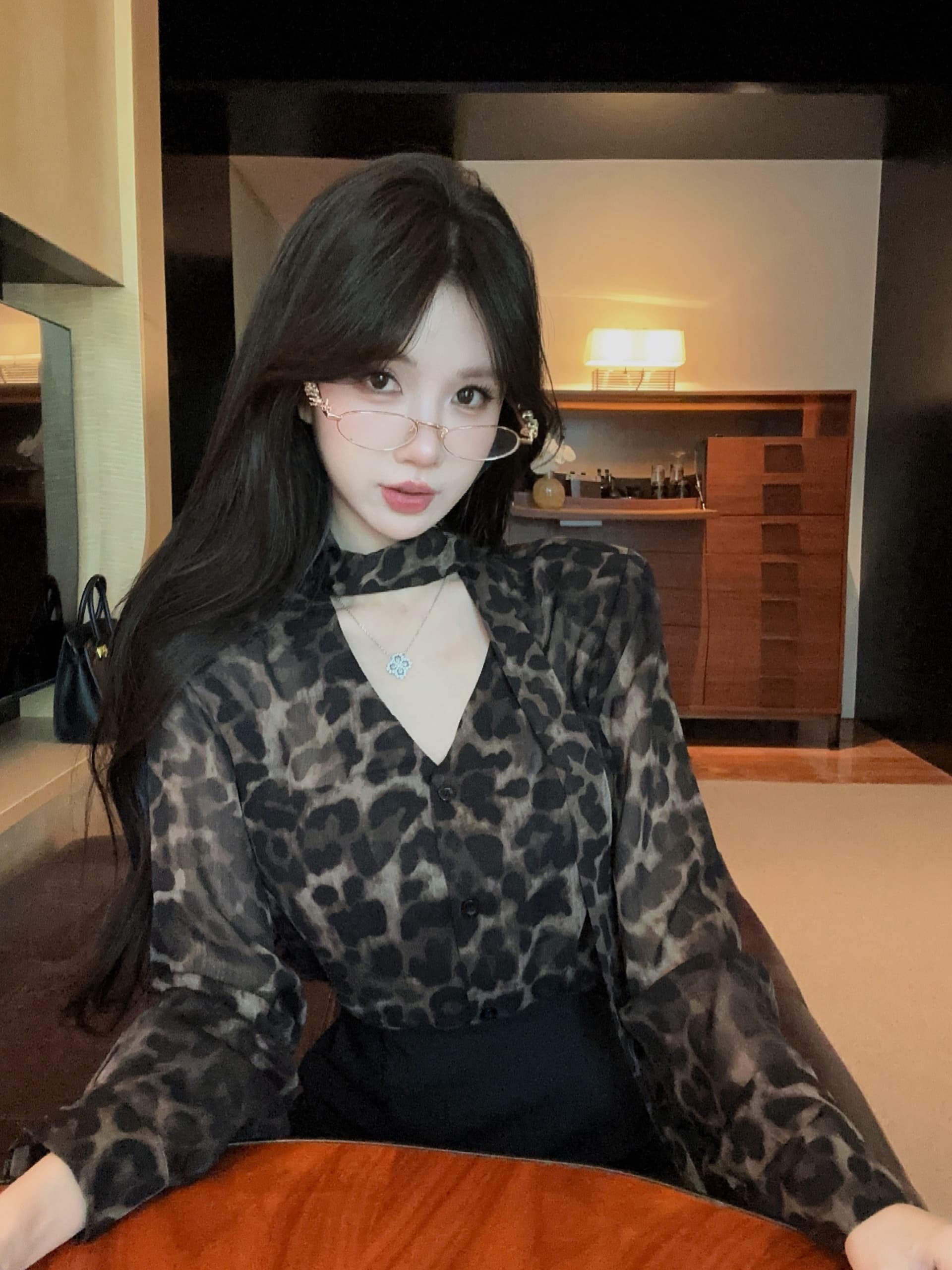 실사 이른 가을 세트 2026 여름 한 부서 고급 센스 순수한 욕망 바람 품격 레오파드 무늬 셔츠 반신 스커트 투피스 세트 이미지 2