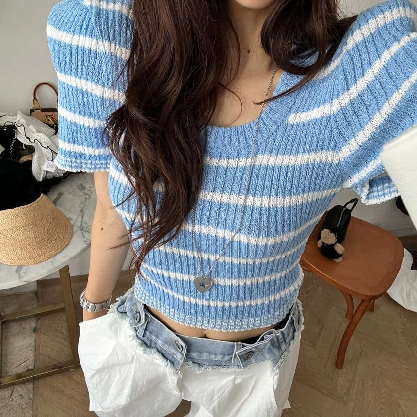 재고 있음 한국 패션 다용도 광장 칼라 반팔 몸매 가꾸기 쇼트 스타일 스트라이프 슬림해 보이는 니트 스웨터 한국 스타일 맨위