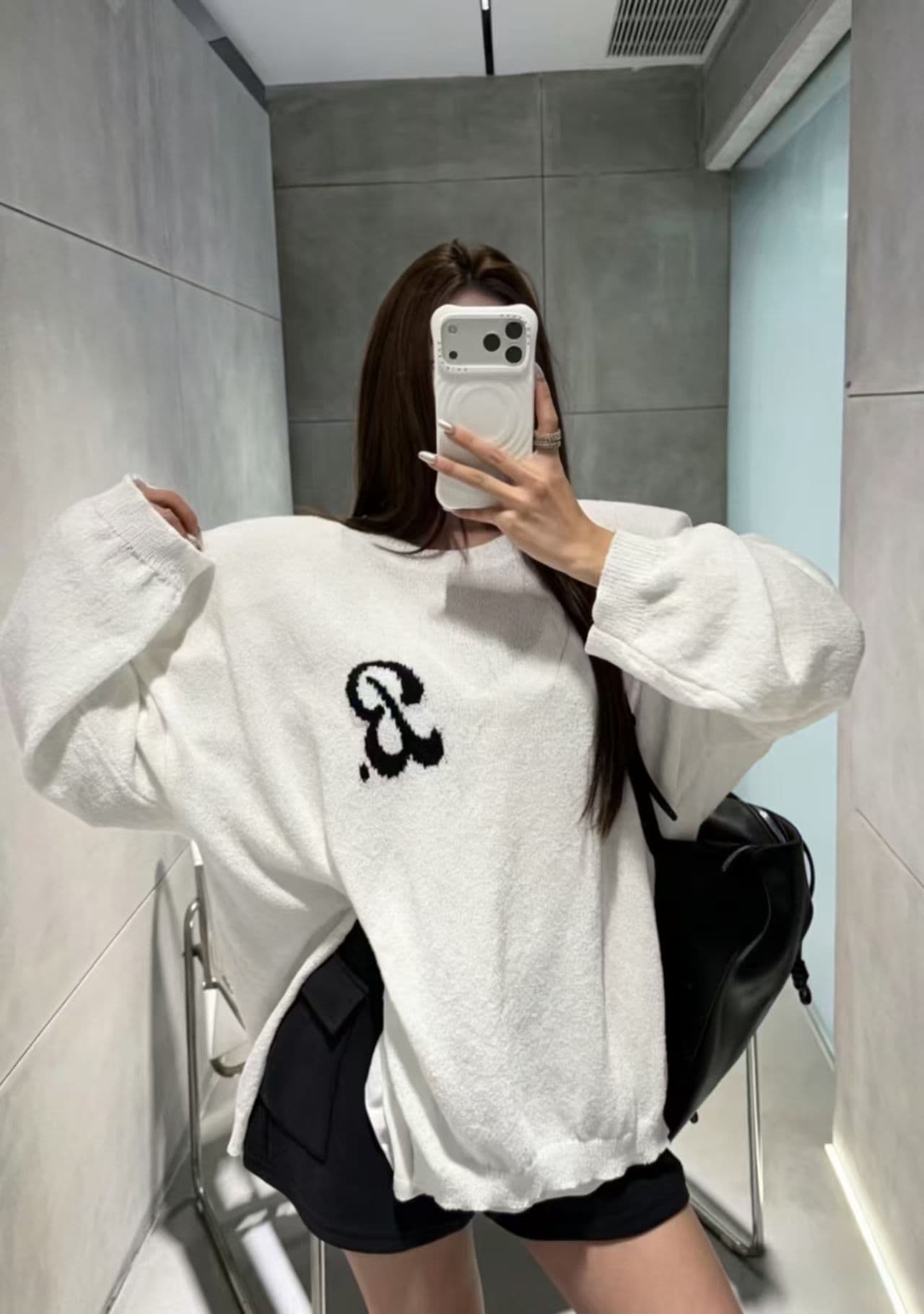 재고 있음 한국 동대문 26 가을 새로운 라운드 넥 달콤함 트임 어깨 패드 느긋한 슬림해 보이는 니트 스웨터 여자