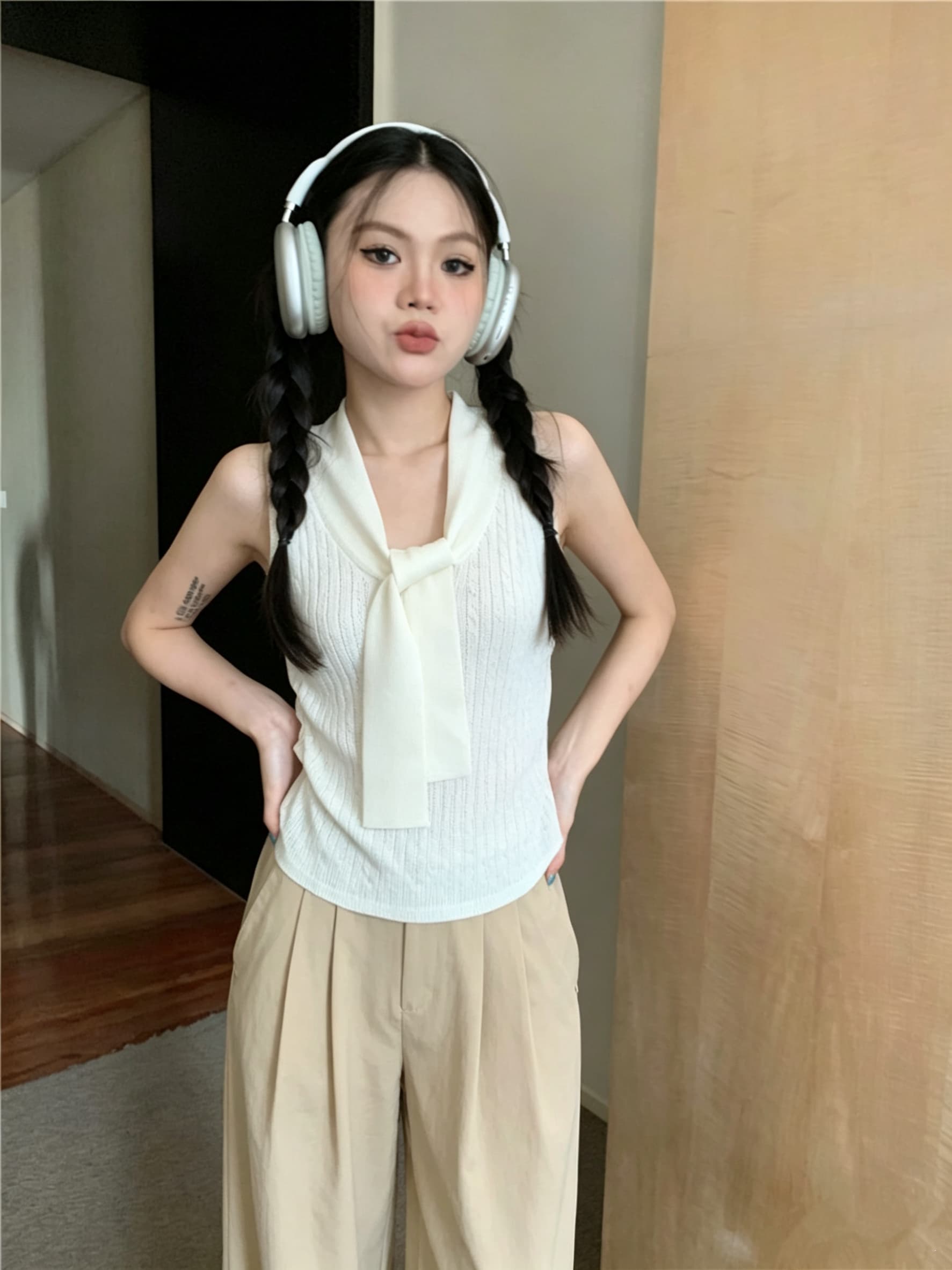 신제품 한 부서 단색 꽈배기 레이스업 조끼 니트 스웨터 여성 여름 민소매 몸매 가꾸기 슬림해 보이는 캐주얼 맨위 상세 이미지 6