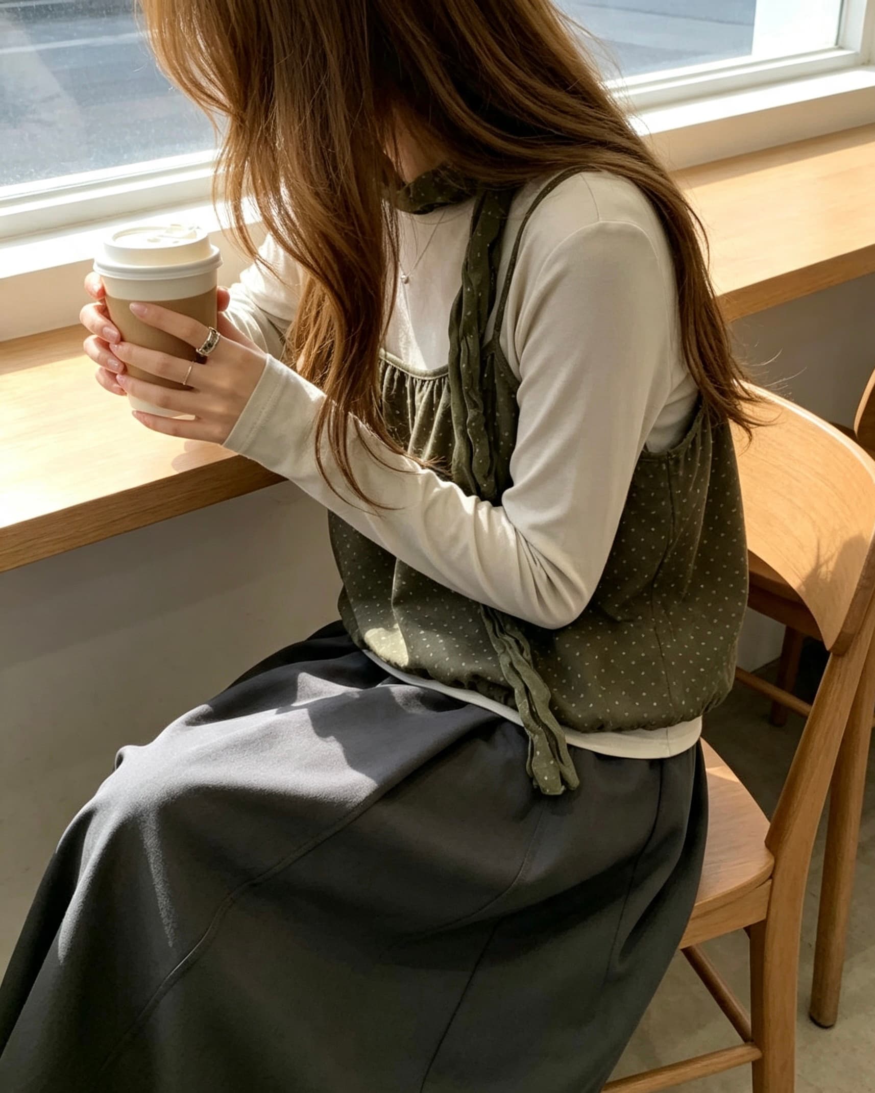 신제품 이른 가을 라운드 넥 긴팔 티셔츠 인사이드 잡아라. 의류 스택 착용 도트 무늬 캐미솔 투피스 세트 경기 스카프 상세 이미지 4