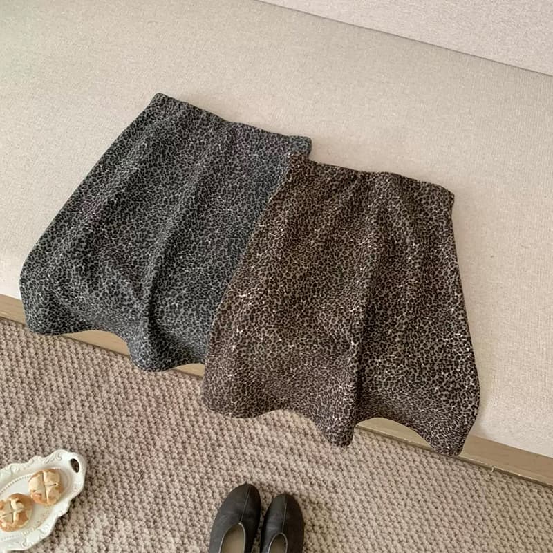 미니멀리즘 가을 새로운 다용도 디자인 센스 무거운 작업 자카드 중간 스커트 5 점 치마 하이웨이스트 슬림해 보이는 레오파드 무늬 반신 스커트 이미지 3