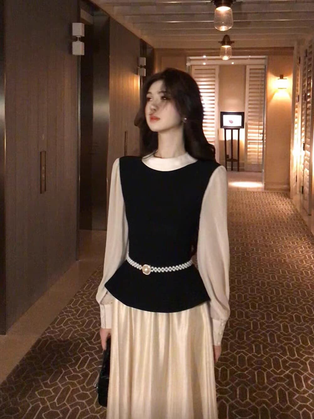 빅 사이즈 여성 의류 페이크 레이어드 패치워크 긴팔 맨위 배색 쉬폰 블라우스 도루 센스 반신 치마 세트 이른 가을 이미지 2