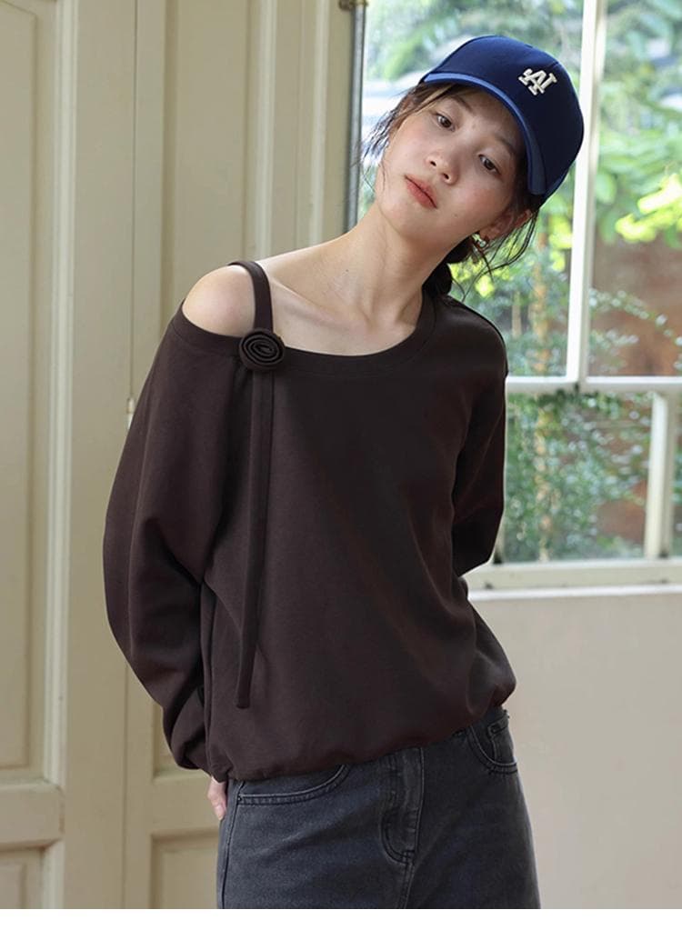 원본 품질 패션 미니멀리즘 출퇴근 비스듬한 칼라 오프숄더 꽃 디자인 얇은 스타일 긴팔 후드티 2026 봄 상세 이미지 2