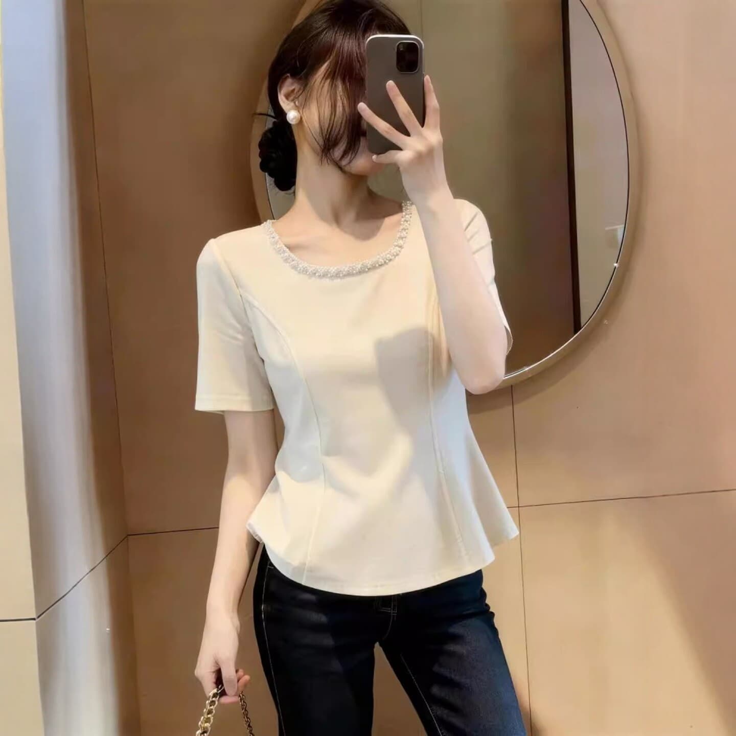 무거운 작업 유럽 상품 광장 칼라 반팔 티셔츠 여성 여름 새로운 레트로 디자인 고급 센스 긍정적 인 어깨 몸매 가꾸기 비즈 박기 맨위 상세 이미지 4