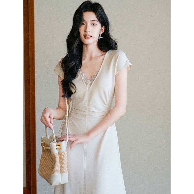 원본 품질 프랑스식 서있는 자르다 허리 수축 드레스 여성 의류 2026 여름 레이스 V넥 패치워크 다용도 샤오 바이 치마