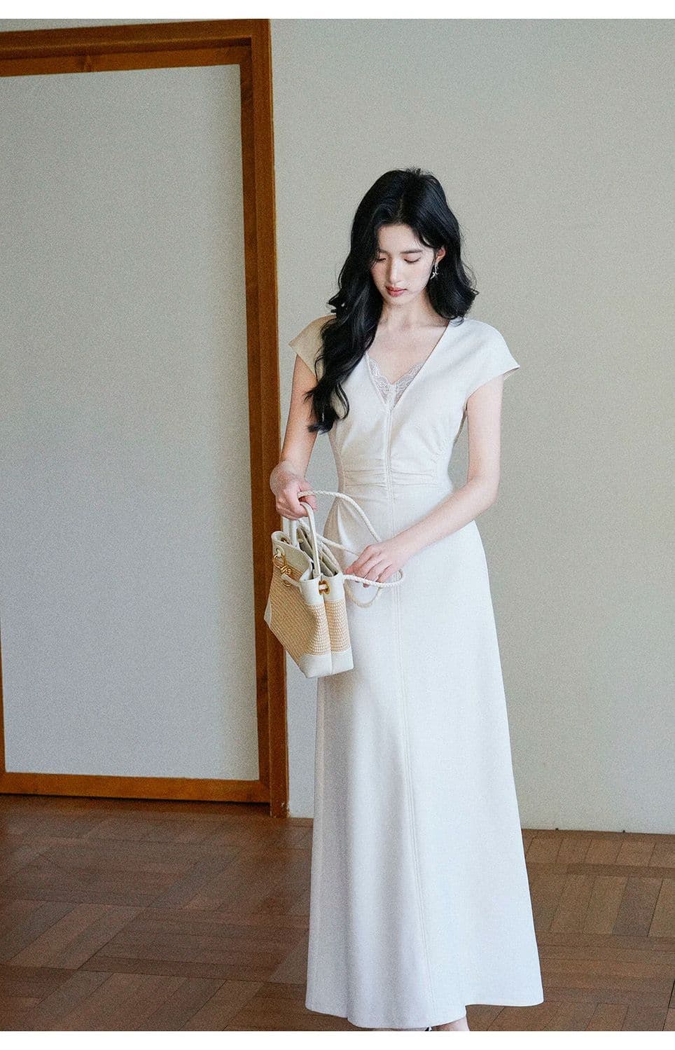 원본 품질 프랑스식 서있는 자르다 허리 수축 드레스 여성 의류 2026 여름 레이스 V넥 패치워크 다용도 샤오 바이 치마 상세 이미지 6