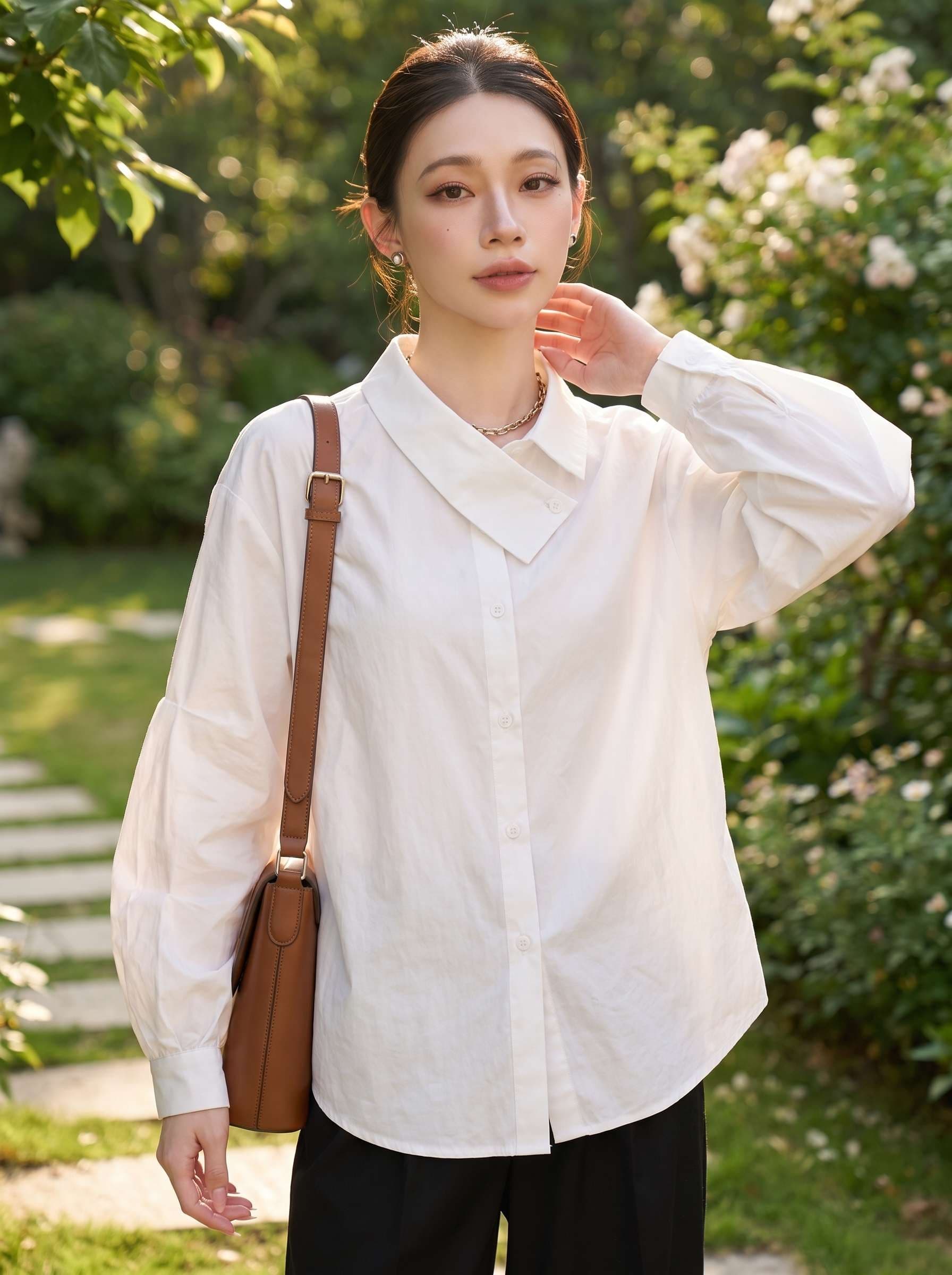 불규칙 폴로 칼라 디자인 센스 화이트 셔츠 여성 긴 소매 2026 새로운 루즈핏 세련된 주름 셔츠 재킷 봄 이미지 3
