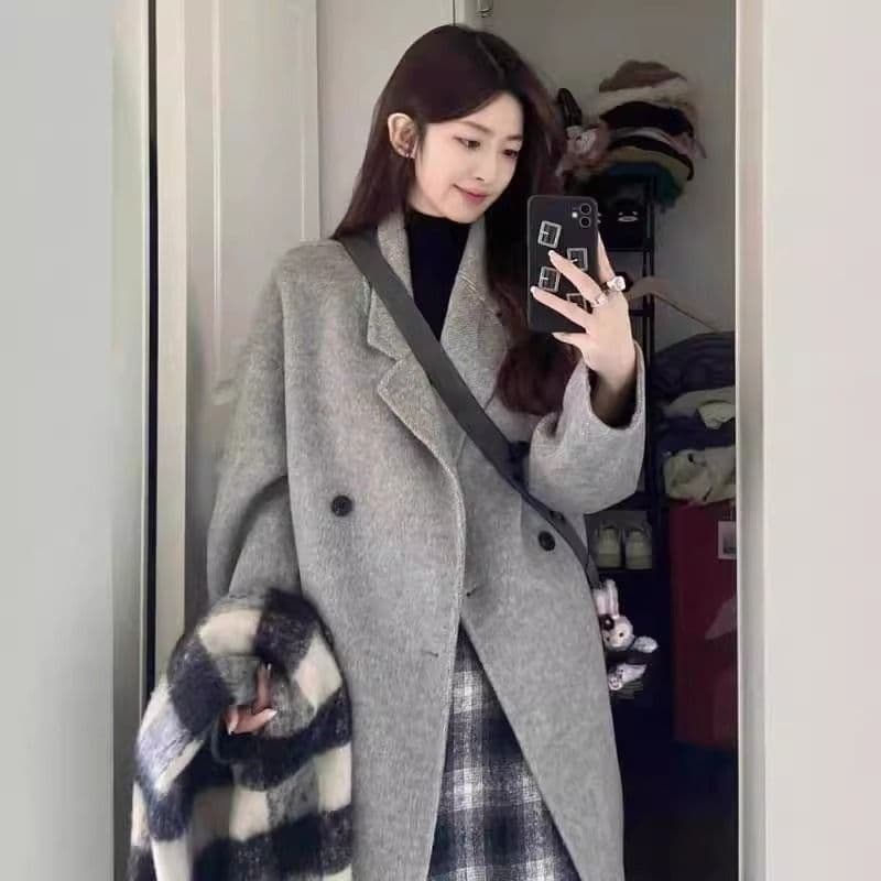 고급 센스 모직 코트 여성 2026 가을 겨울 새로운 느긋한 바람 품격 슬림해 보이는 중간 길이 모직 외투 이미지 3