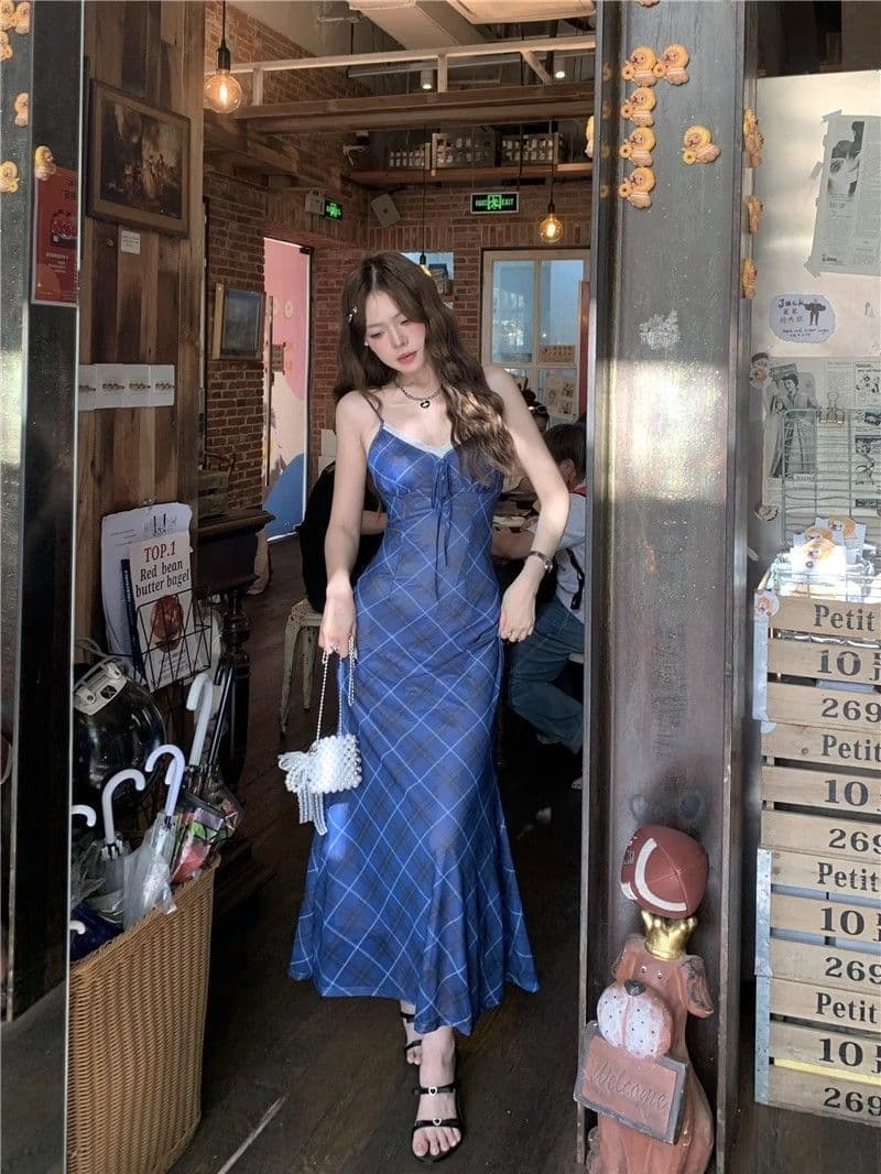 2026 프랑스식 슈퍼 요정 레트로 블루 체크무늬 슬립 여성 드레스 여름 휴가 품격 백리스 허리 수축 슬림해 보이는 롱 스커트 상세 이미지 45