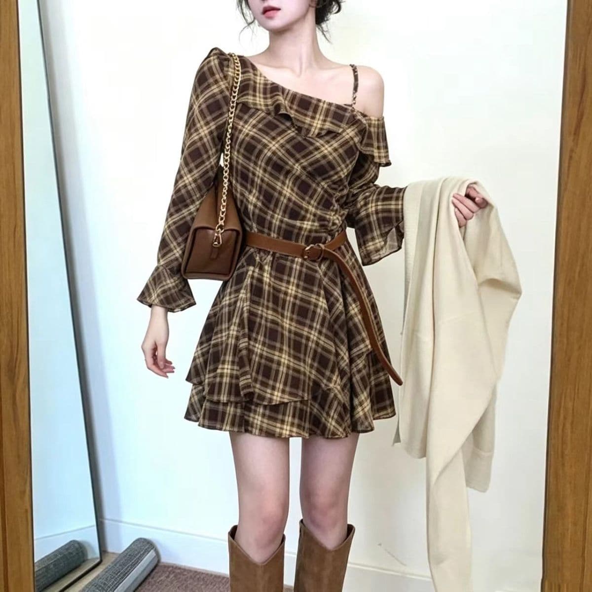 여름 프랑스식 흔들다 칼라 인어 꼬리 새로운 레트로 연꽃 잎 불규칙 측면 체크무늬 비스듬한 어깨 드레스 상세 이미지 3