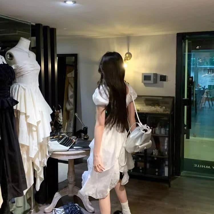 프랑스식 불규칙 연꽃 잎 여름 화이트 새로운 허리 수축 첫사랑 품격 휴가 슬림해 보이는 공주 치마 드레스 이미지 2