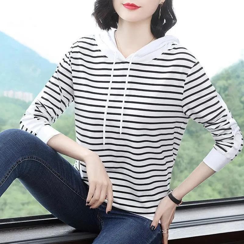 2026 년 새로운 가을 의상 여성 중년 엄마 모방 면 긴팔 티셔츠 스트라이프 후드 루즈핏 봄 여성 맨위 이미지 3