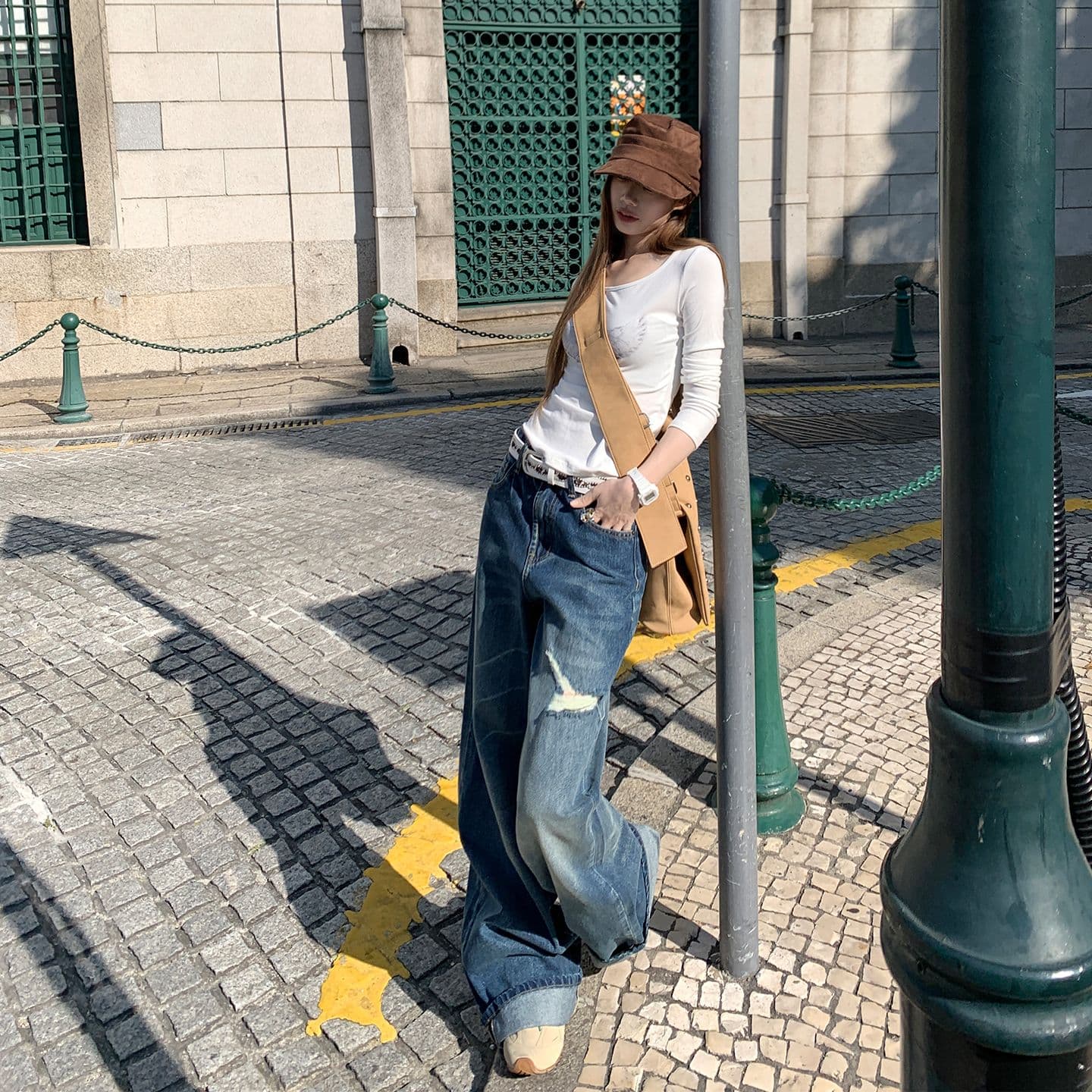 실사 자연 부담하지 마세요. 센스 p 사람들 거리 밖 느슨함 일상 접기 측면 넓은 다리 클래식 워시 물 데님 이미지 4