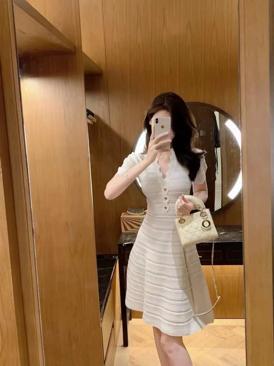 작은 샤넬 스타일 명문 여성 품격 고급 여신 팬 높은 사회 화이트 스트라이프 V넥 허리 수축 점프 슈트 치마 여름 상세 이미지 6