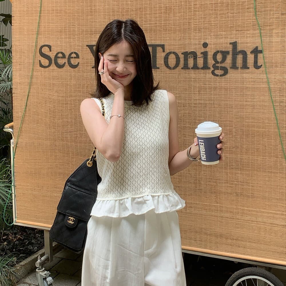 onion 여름 새로운 하얀 달빛 그게 바로 비전 센스 홀로우 아웃 디자인 섹션 레이스 조끼 작은 셔츠 캐주얼 바지 투피스 세트 이미지 5