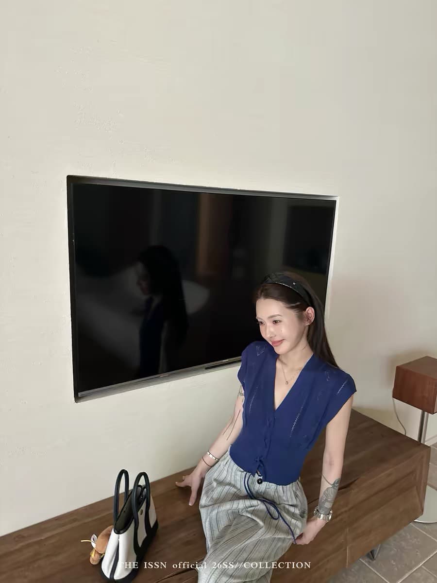 한 부서 복잡한 고대 돈 바람 V넥 레이스업 니트 스웨터 여성 여름 새로운 품격 반팔 외출용 고급 센스 맨위 상세 이미지 3