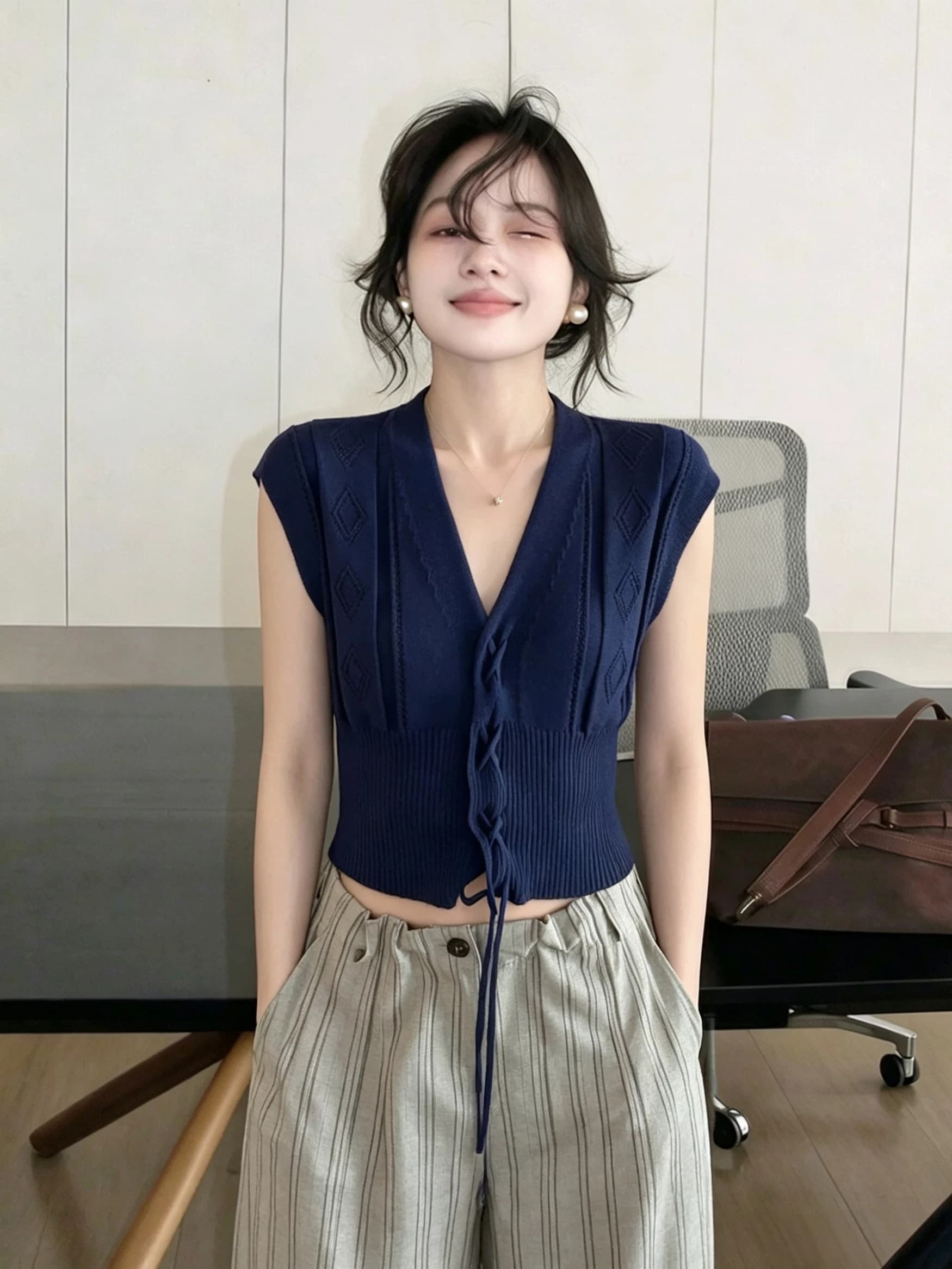 한 부서 복잡한 고대 돈 바람 V넥 레이스업 니트 스웨터 여성 여름 새로운 품격 반팔 외출용 고급 센스 맨위 상세 이미지 6