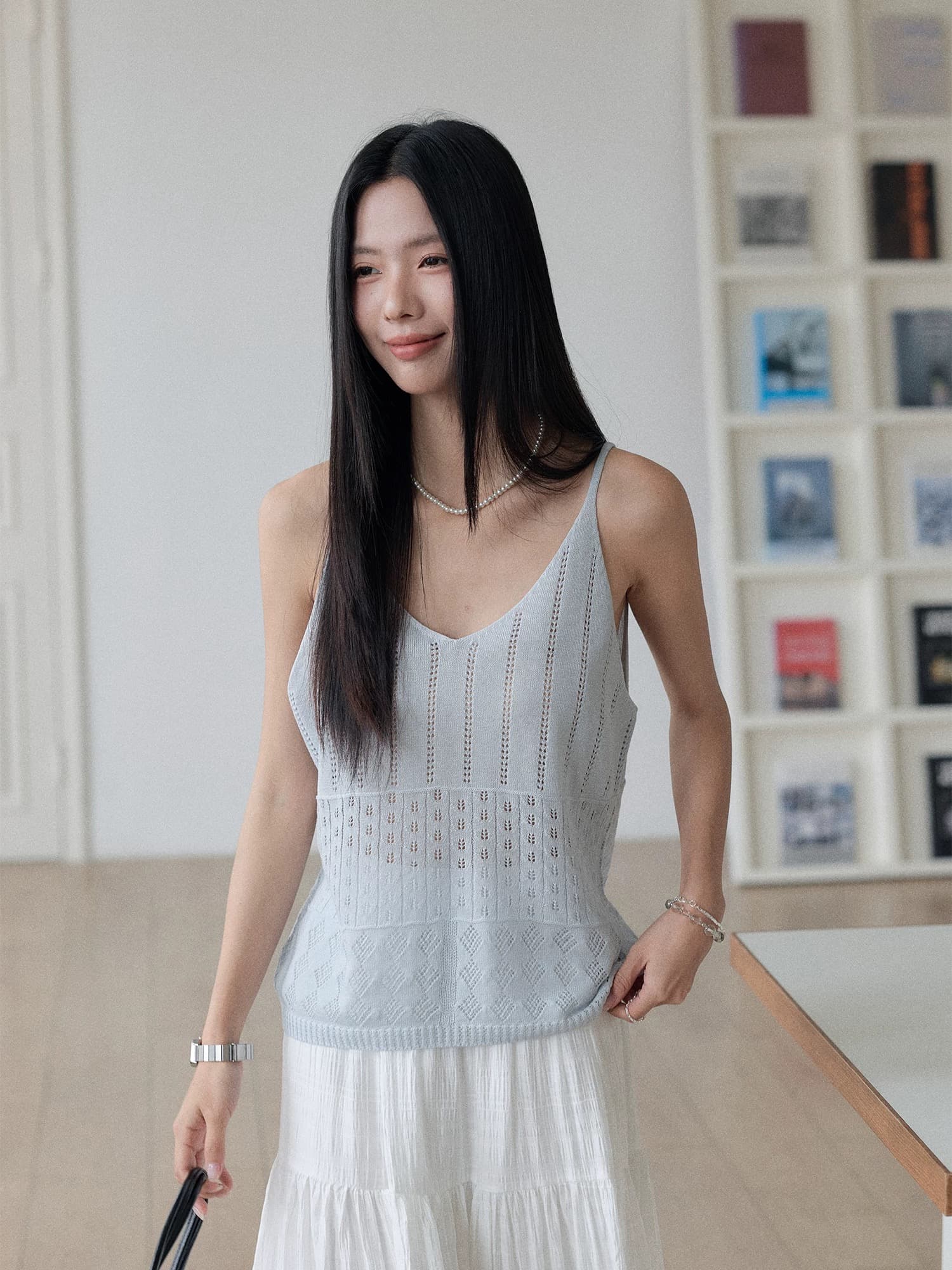 화이트 홀로우 아웃 캐미솔 2026 여름 새로운 몸매 가꾸기 외국 가스 작은 대중 달콤한 핫걸 패션 개성 맨위 상세 이미지 2