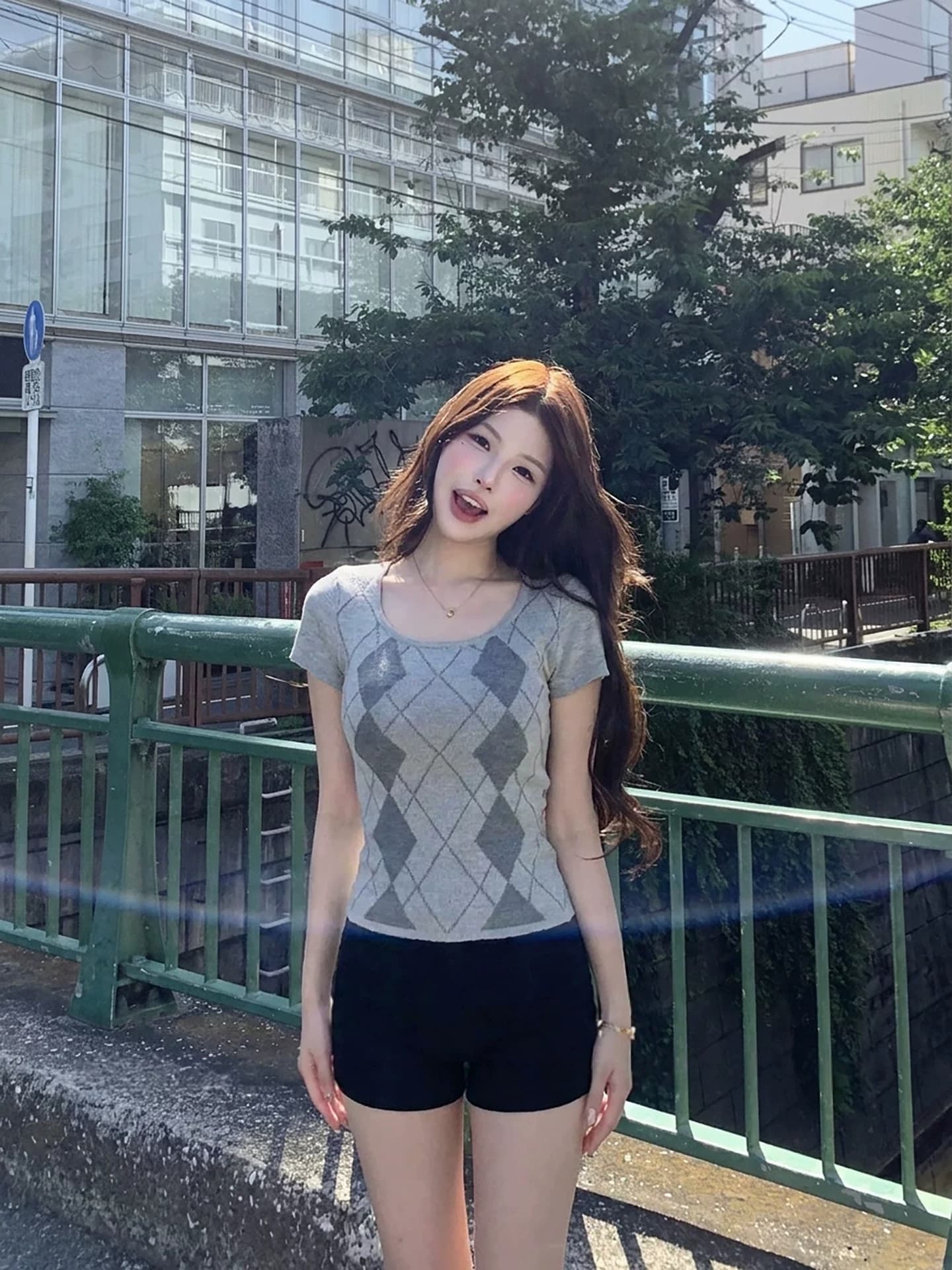 순수한 욕망 바람 살구 색상 라운드 넥 링 그리드 니트 스웨터 여성 의류 2026 여름 Chic 다용도 슬림해 보이는 반팔 맨위 이미지 4