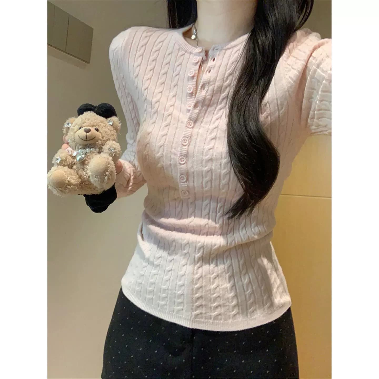miu 부서 핑크색 꽈배기 헨리 칼라 긍정적 인 어깨 긴팔 니트 스웨터 여성 가을 겨울 몸매 가꾸기 bm 인사이드 가져 가라. 기본 셔츠 맨위 상세 이미지 3
