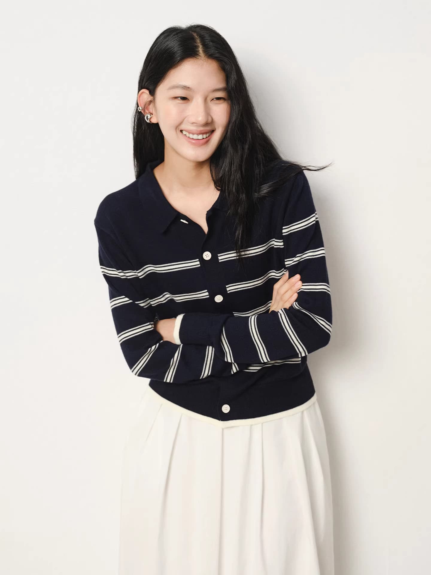 광저우 열세 개 고급 여성 의류 새로운 레트로 스트라이프 니트 스웨터 긴팔 슬림해 보이는 다용도 품격 캐주얼 맨위 상세 이미지 11