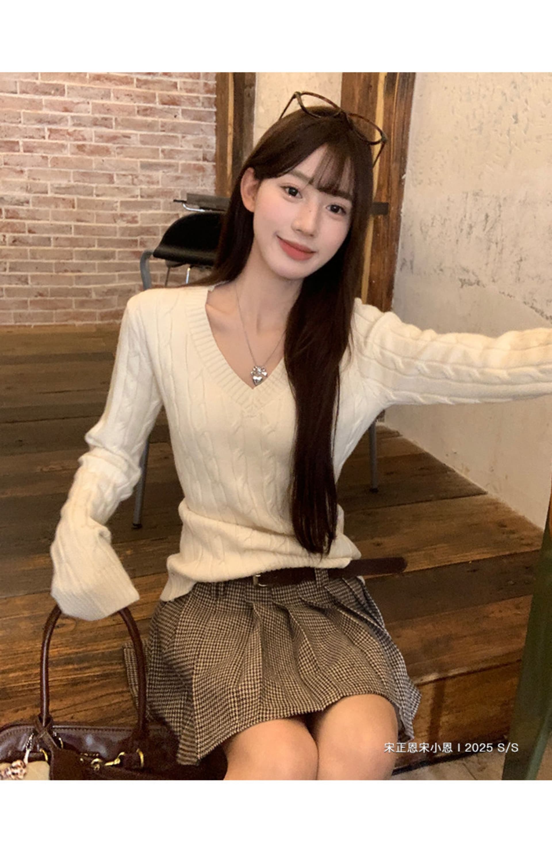 한 부서 V넥 스웨터 여자 2026 가을 겨울철 꽈배기 두꺼운 루즈핏 인사이드 가져 가라. 외출용 느긋한 바람 니트 스웨터 맨위 상세 이미지 11
