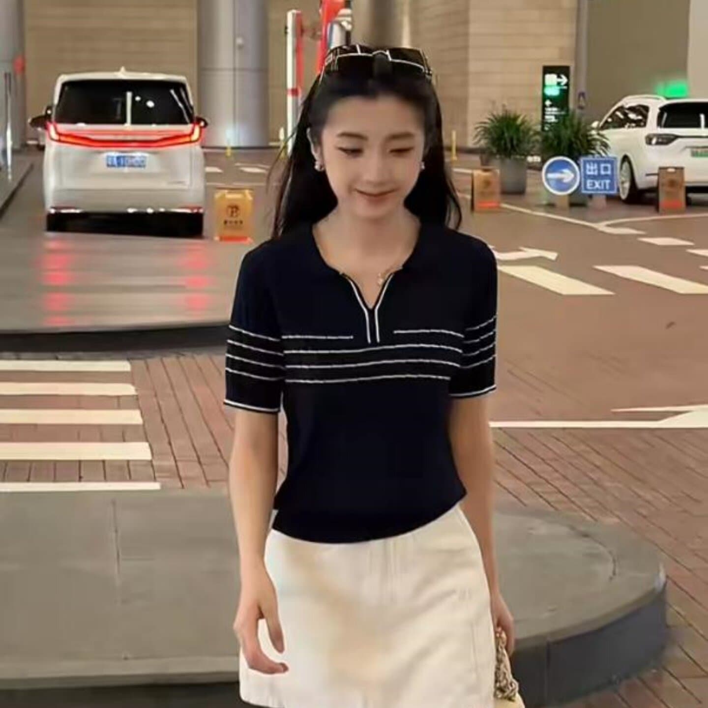 프랑스식 폴로 칼라 배색 스트라이프 얼음 실크 니트 반팔 티셔츠 여성 여름 몸매 가꾸기 슬림해 보이는 쇼트 스타일 POLO 셔츠 맨위 상세 이미지 20