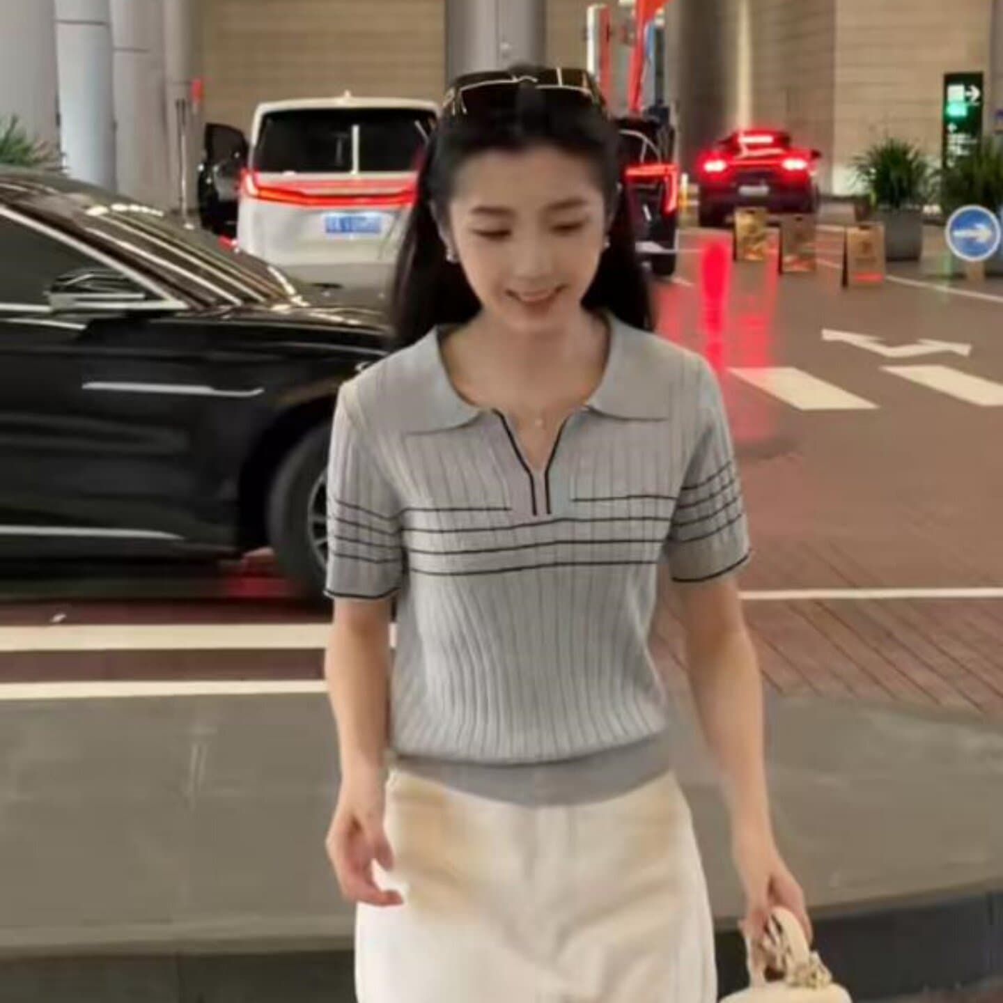 프랑스식 폴로 칼라 배색 스트라이프 얼음 실크 니트 반팔 티셔츠 여성 여름 몸매 가꾸기 슬림해 보이는 쇼트 스타일 POLO 셔츠 맨위 상세 이미지 21