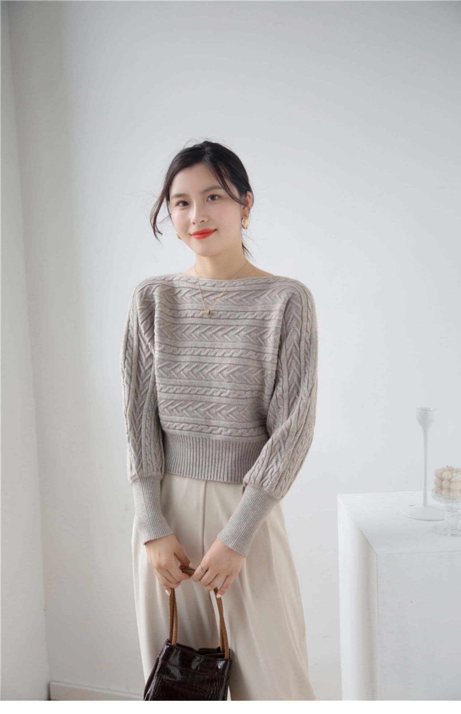 가을 겨울 보트넥 스웨터 여자 외출용 느긋한 바람 쇼트 스타일 루즈핏 풀오버 배트윙 소매 꽈배기 니트 스웨터 허리 수축 두꺼움 상세 이미지 12