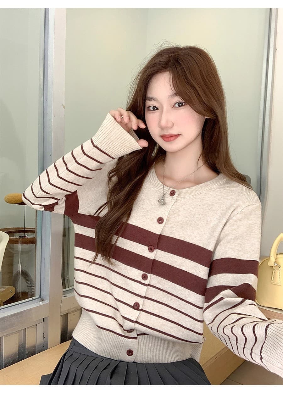 광저우 열세 개 폭발 느긋한 바람 배색 스트라이프 니트 스웨터 오픈 가디건 여성 봄 드레스 부드러운 찹쌀 스웨터 코트 맨위 상세 이미지 14