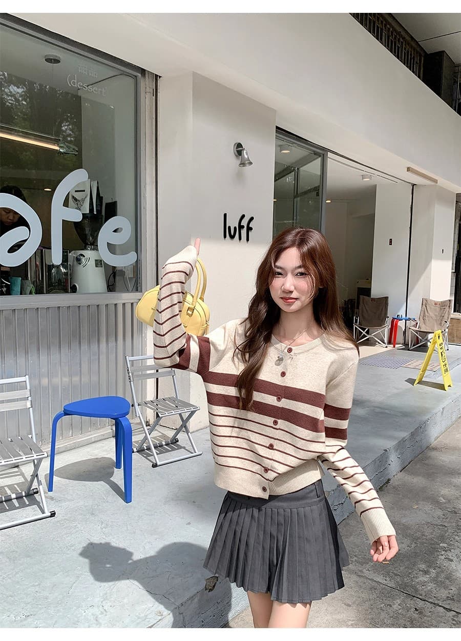 광저우 열세 개 폭발 느긋한 바람 배색 스트라이프 니트 스웨터 오픈 가디건 여성 봄 드레스 부드러운 찹쌀 스웨터 코트 맨위 상세 이미지 15