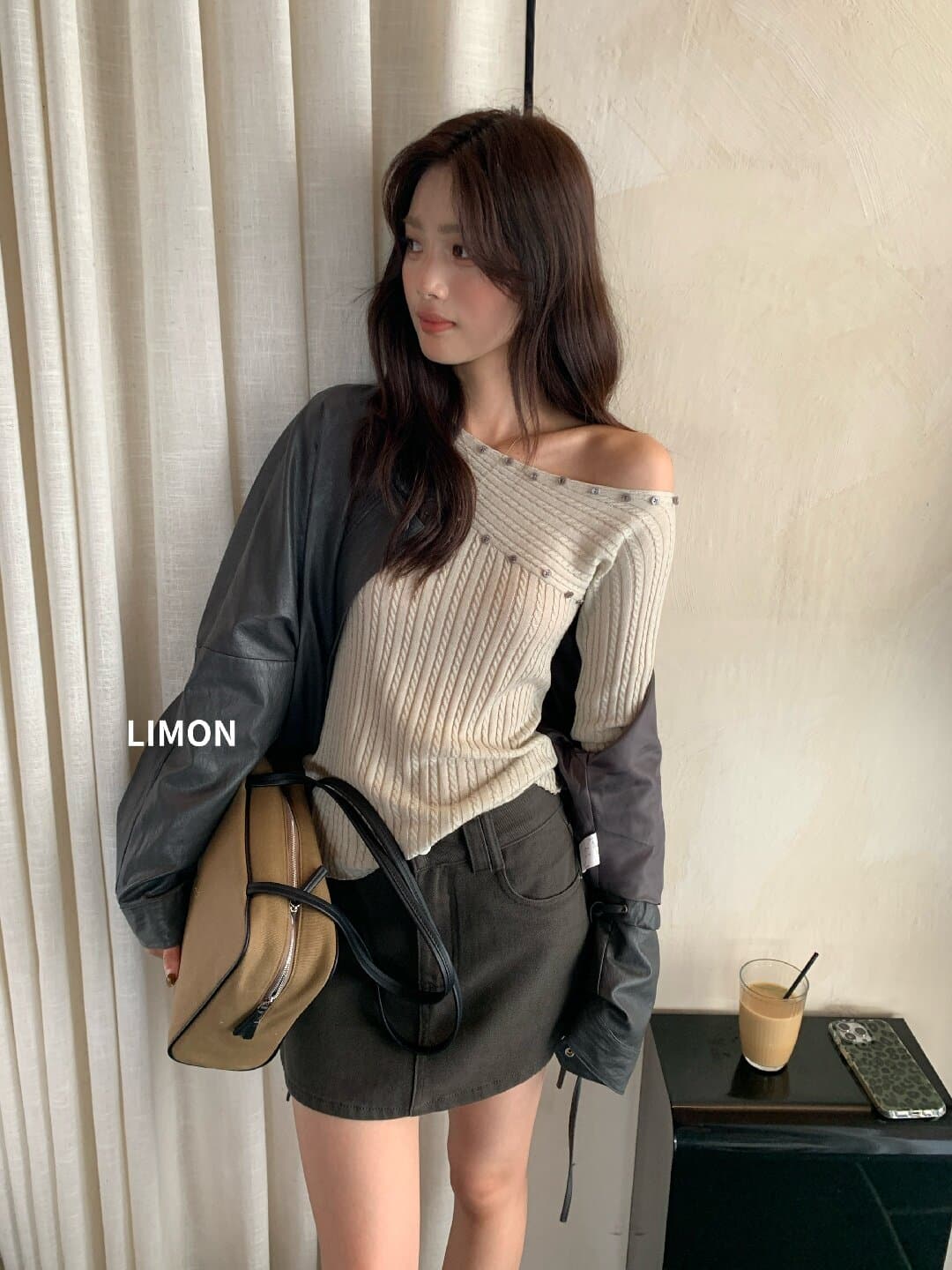 the limon 레몬 녹차 2026 가을 비스듬한 칼라 단추 니트 스웨터 여성 긴 소매 오프숄더 디자인 맨위 상세 이미지 20