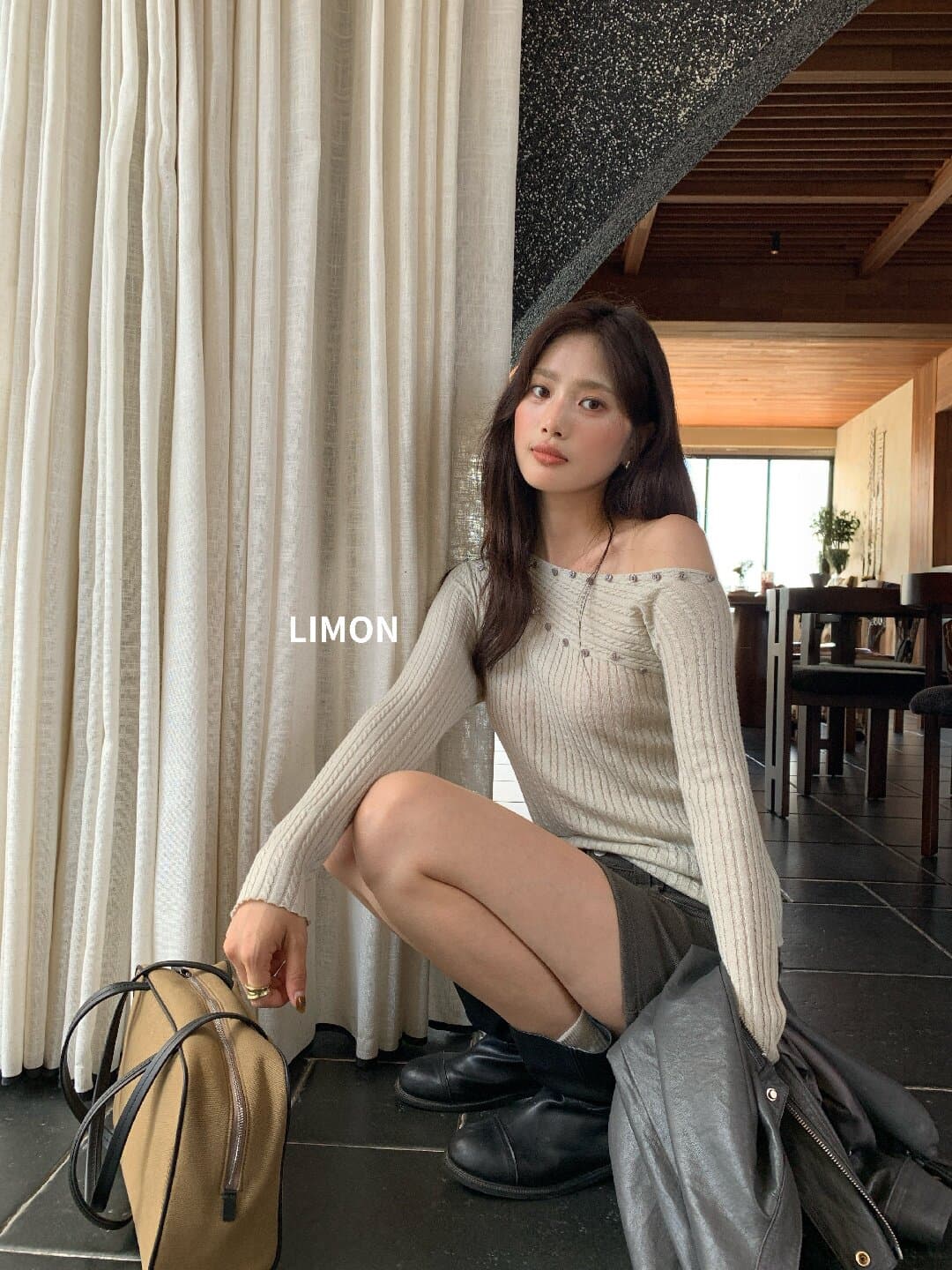 the limon 레몬 녹차 2026 가을 비스듬한 칼라 단추 니트 스웨터 여성 긴 소매 오프숄더 디자인 맨위 상세 이미지 22