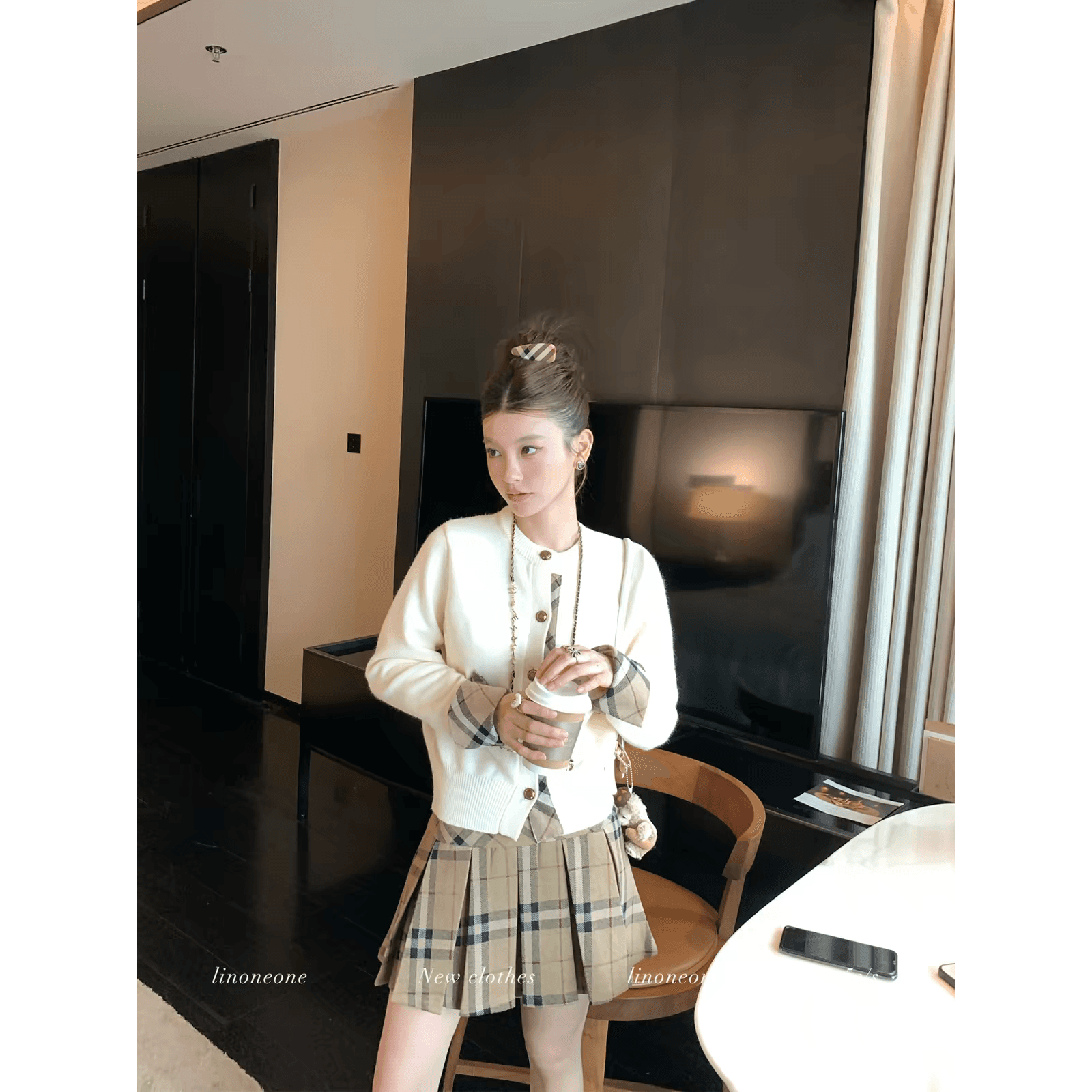 linoneone 우유 커피 학원 쌀 화이트 패치워크 페이크 레이어드 스웨터 오픈 가디건 카키 체크무늬 반신 치마 세트 이미지 5