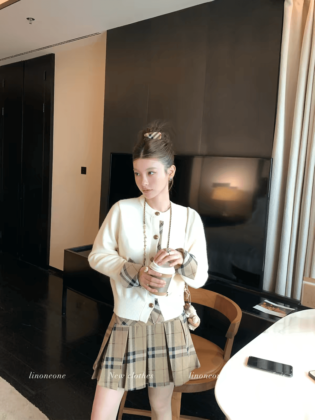 linoneone 우유 커피 학원 쌀 화이트 패치워크 페이크 레이어드 스웨터 오픈 가디건 카키 체크무늬 반신 치마 세트 상세 이미지 5
