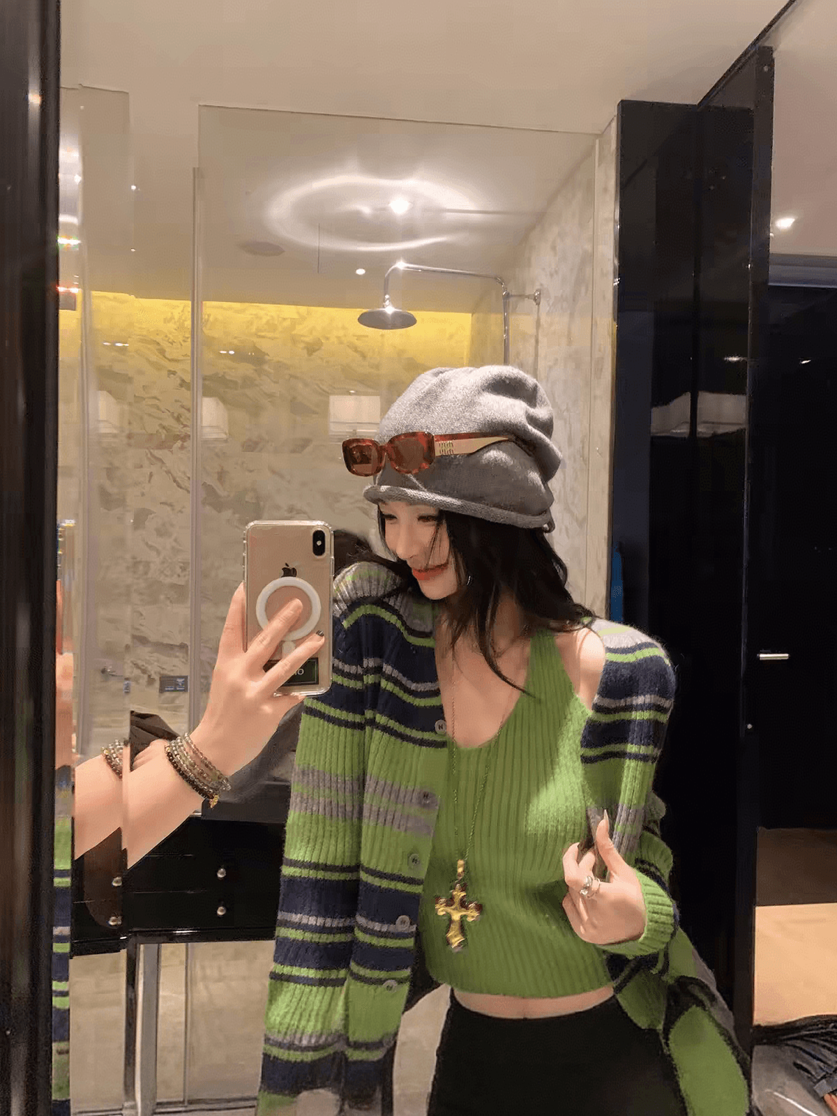 세련된 모델 학생 가을 겨울 한 부서 배색 행침 목 조끼 스트라이프 니트 오픈 가디건 두 조각 여성 세트 상세 이미지 2