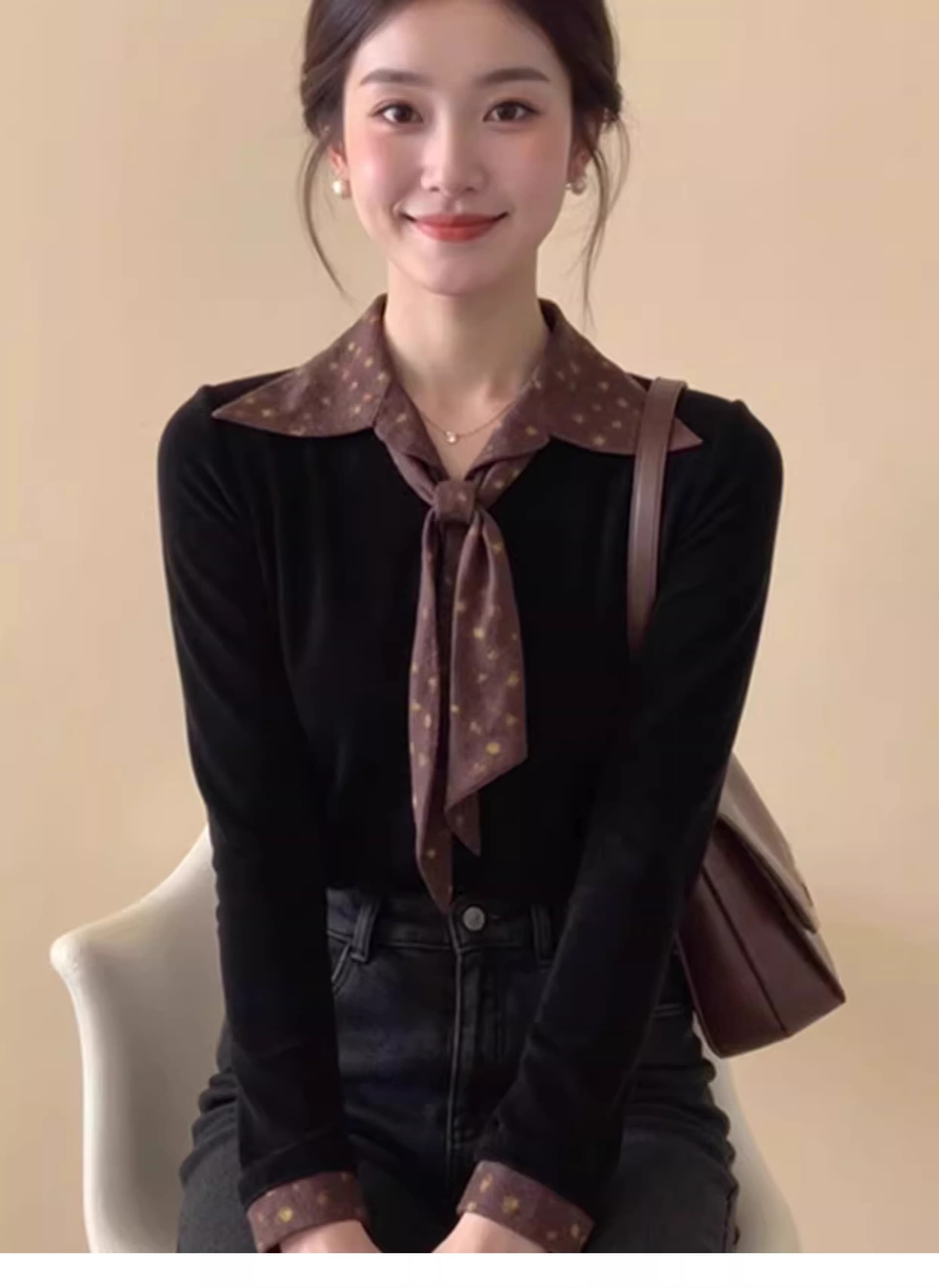 검정색 폴로 칼라 배색 도트 무늬 레이스업 벨벳 맨위 여성 25 겨울 디자인 센스 작은 대중 다용도 슬림해 보이는 품격 작은 셔츠 상세 이미지 4
