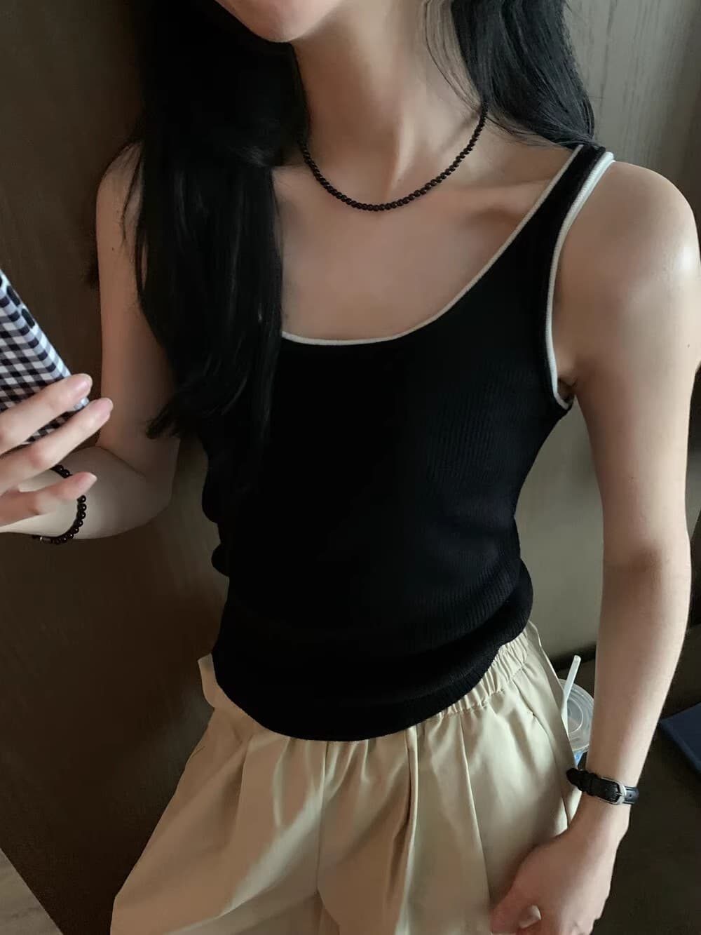 kittin 한 부서 디자인 센스 배색 니트 캐미솔 ins2025 봄 여름 u 칼라 민소매 몸매 가꾸기 맨위 상세 이미지 4