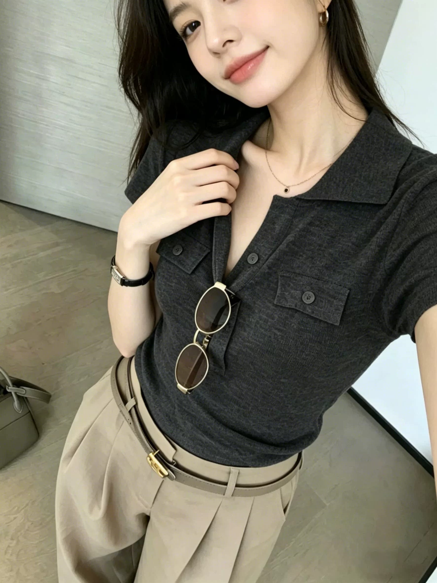오래된 돈 바람 품격 V넥 니트 반팔 티셔츠 여성 여름 2026 새로운 몸매 가꾸기 슬림해 보이는 POLO 셔츠 긍정적 인 어깨 의류 이미지 4