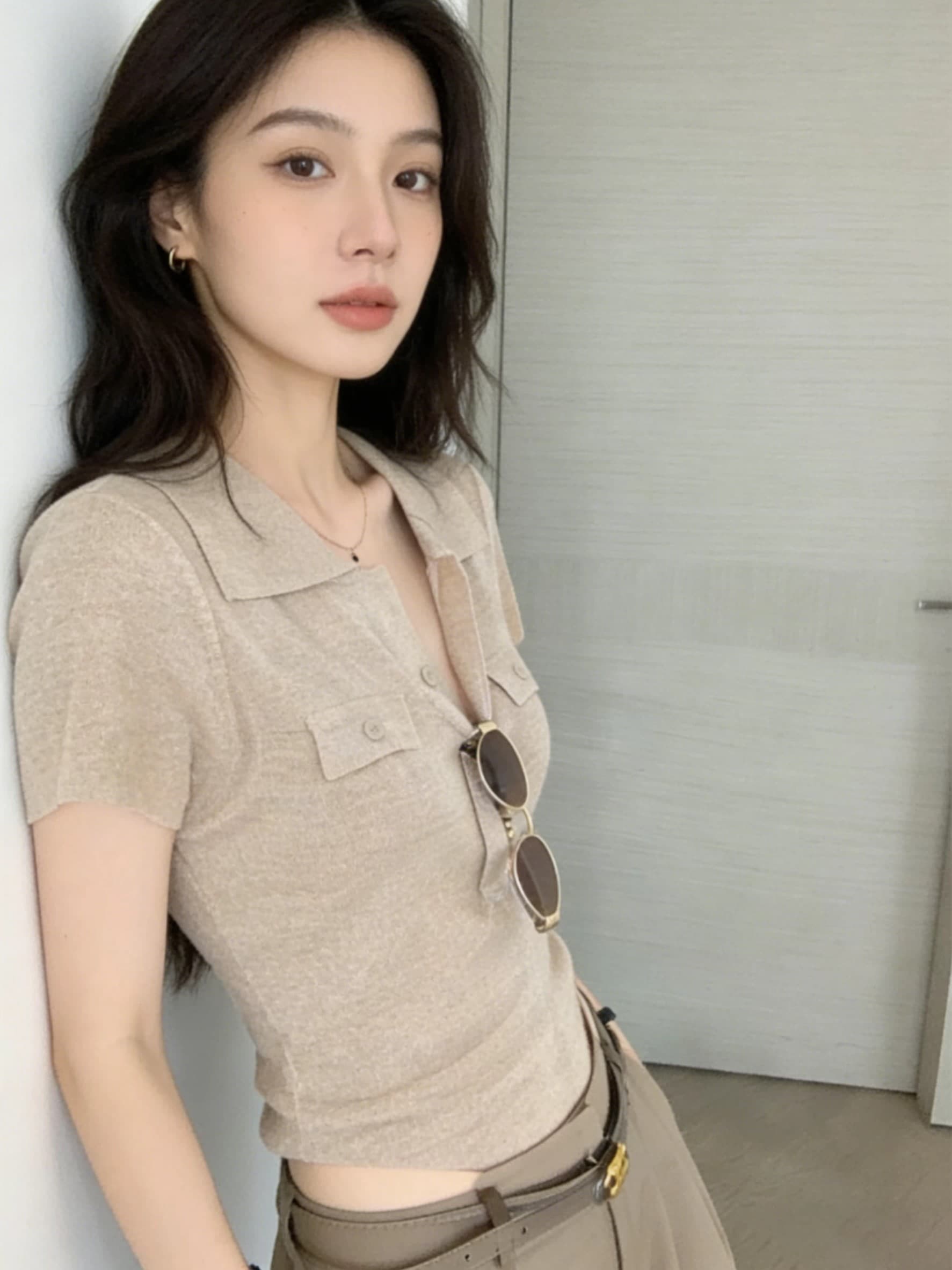 오래된 돈 바람 품격 V넥 니트 반팔 티셔츠 여성 여름 2026 새로운 몸매 가꾸기 슬림해 보이는 POLO 셔츠 긍정적 인 어깨 의류 상세 이미지 7
