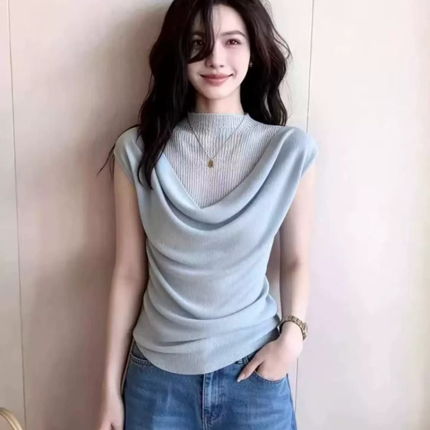 파란색 흔들다 칼라 티셔츠 여성 2026 여름 새로운 디자인 센스 고유 한 몸매 가꾸기 슬림해 보이는 니트 맨위 이미지 2