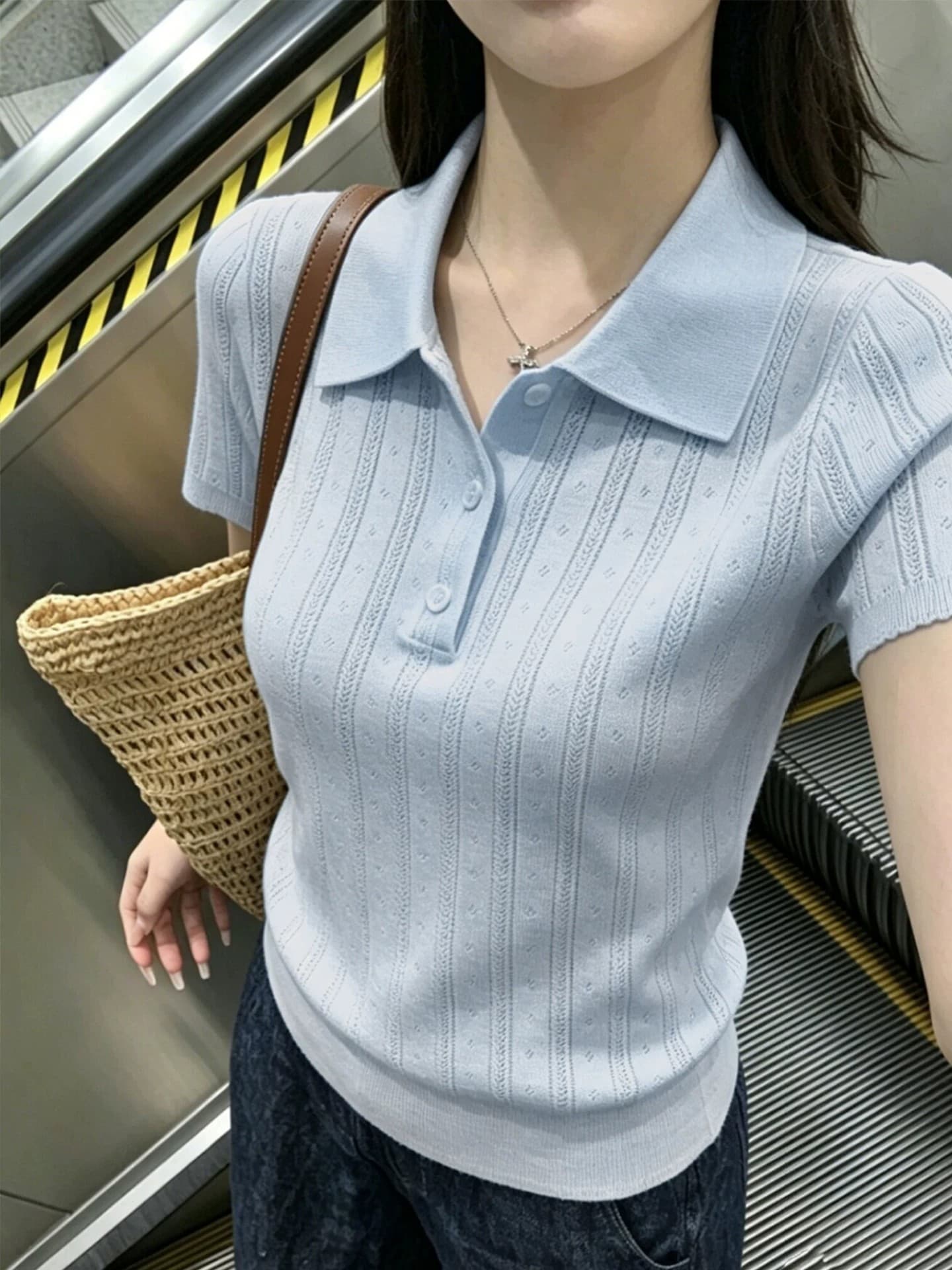 한 부서 긍정적 인 어깨 홀로우 아웃 POLO 칼라 니트 반팔 티셔츠 여성 여름 허리 수축 몸매 가꾸기 고유 한 아름다운 폴로 칼라 맨위 상세 이미지 9