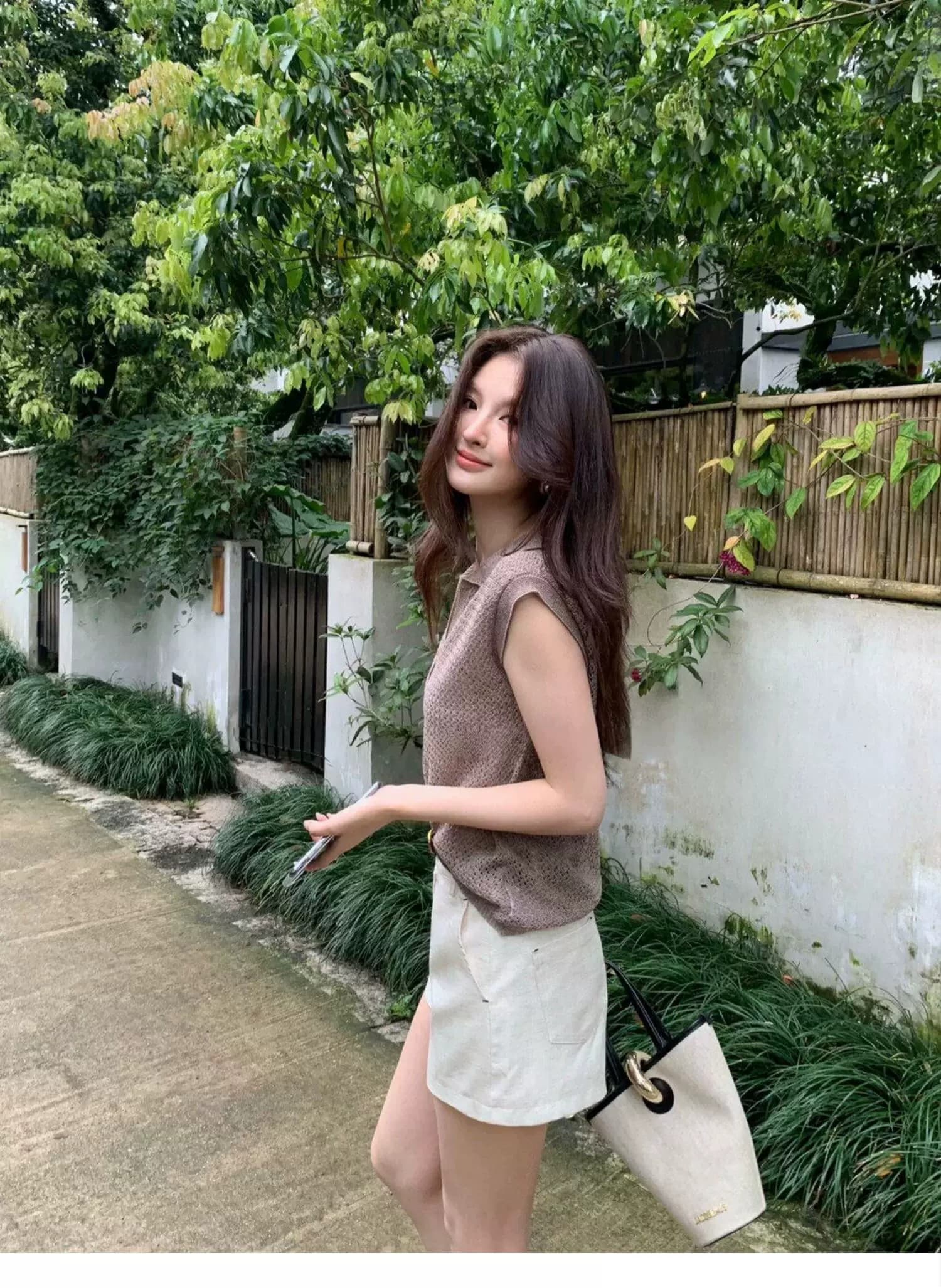 POLO 칼라 홀로우 아웃 조끼 티셔츠 여성 여름 오래된 돈 바람 느긋한 루즈핏 캐주얼 미니멀리즘 어깨 V넥 민소매 맨위 상세 이미지 7