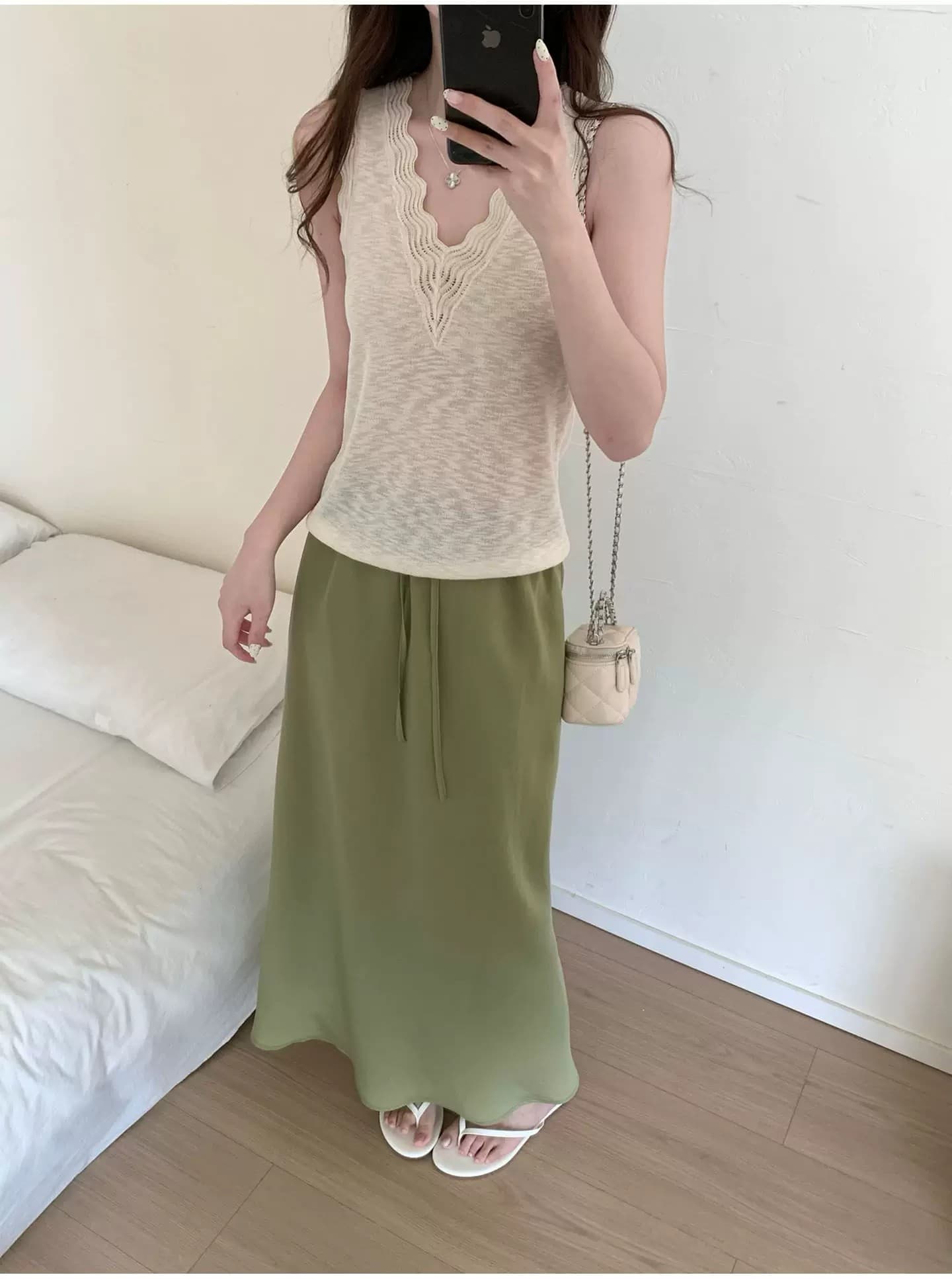 2026 년 여름 켜기 새로운 muutis 목가적 인 티 한 부서 여자 섹시함 레이스 V넥 몸매 가꾸기 조끼 상세 이미지 5