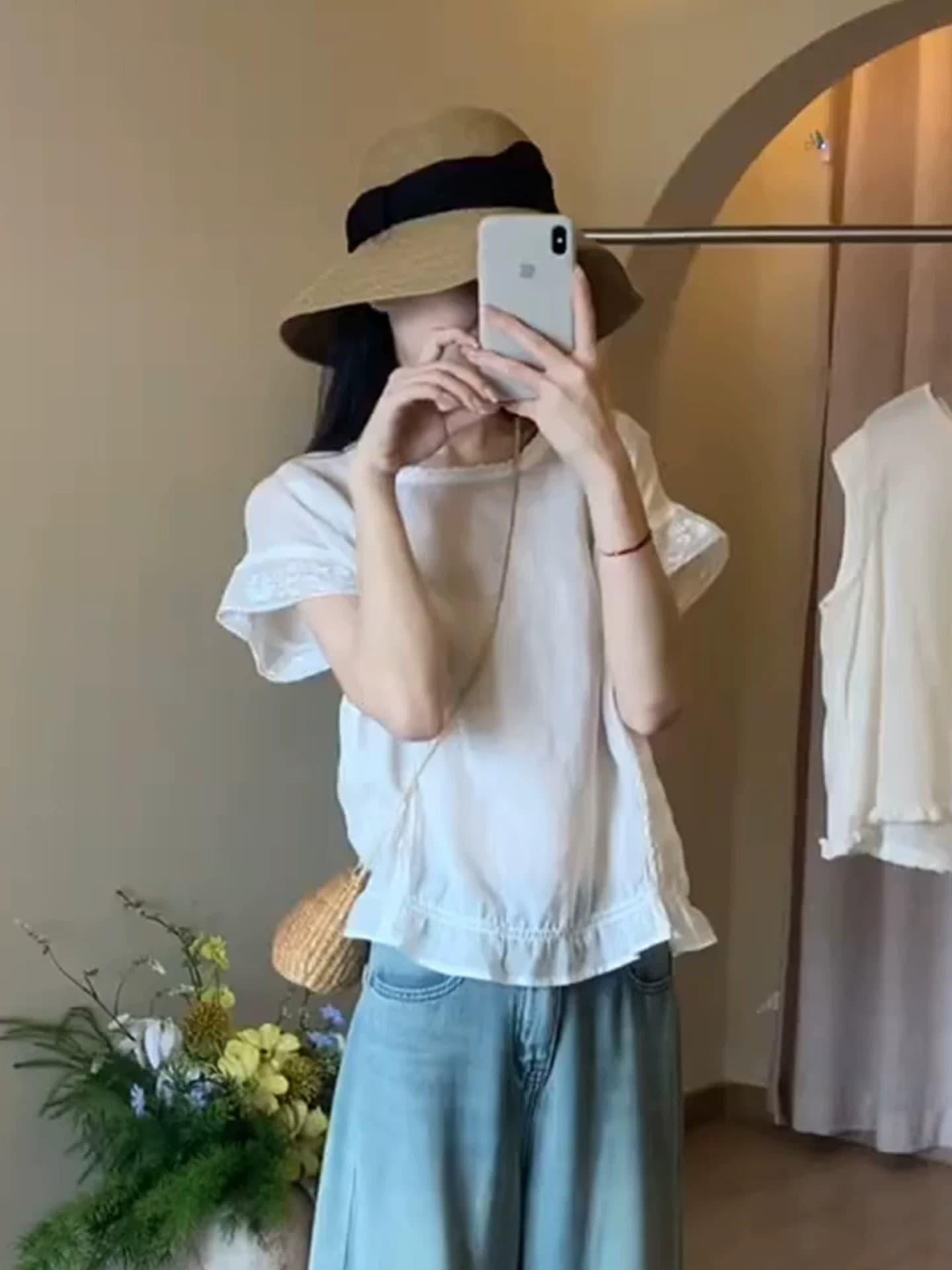 프랑스식 화이트 레이스 조각 작은 날다 소매 반팔 여성 셔츠 여름 2026 Chic 매우 요정 ~ 중 프릴 맨위 상세 이미지 3